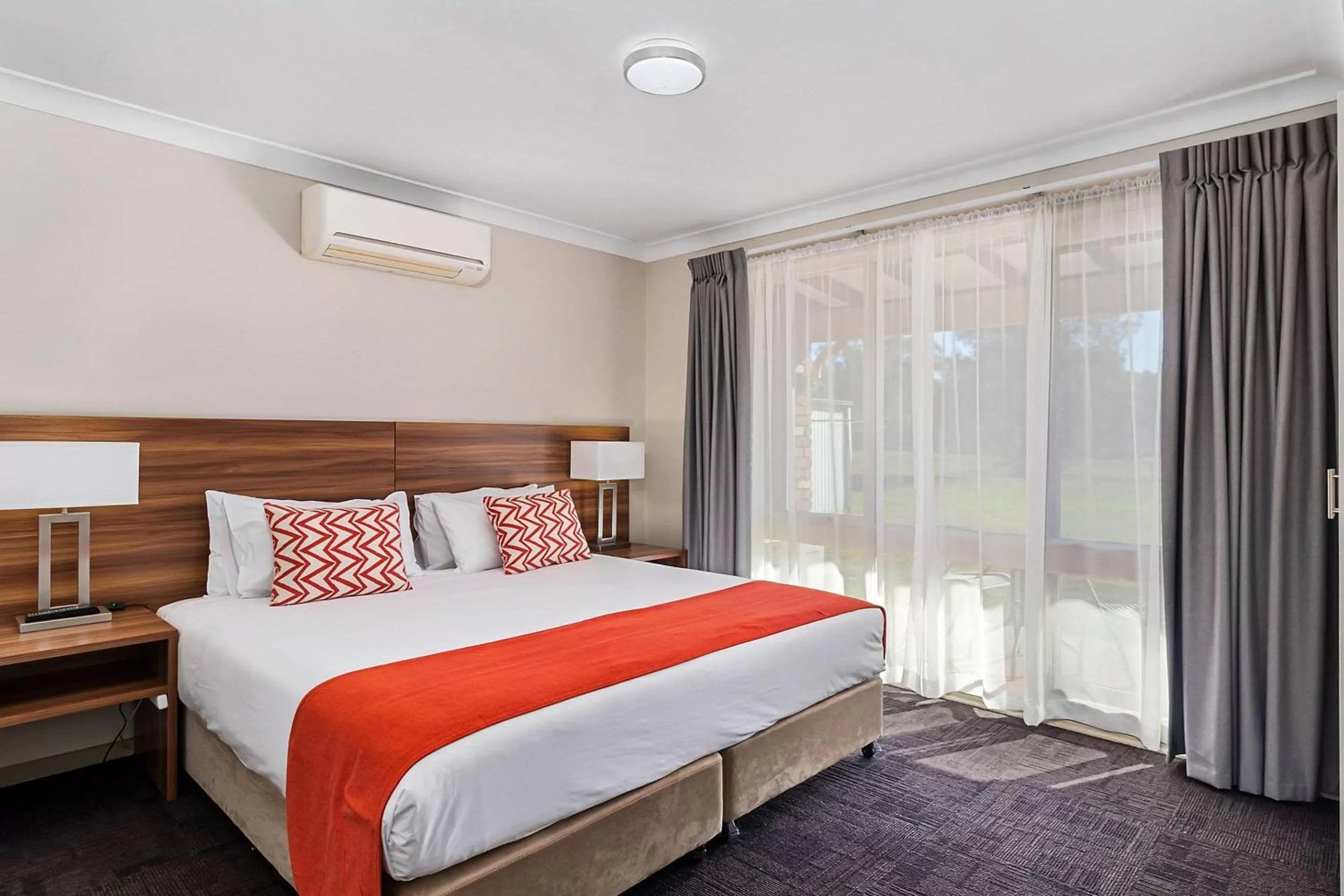 Executive King Suite - Non Smoking in Quality Inn Carriage House