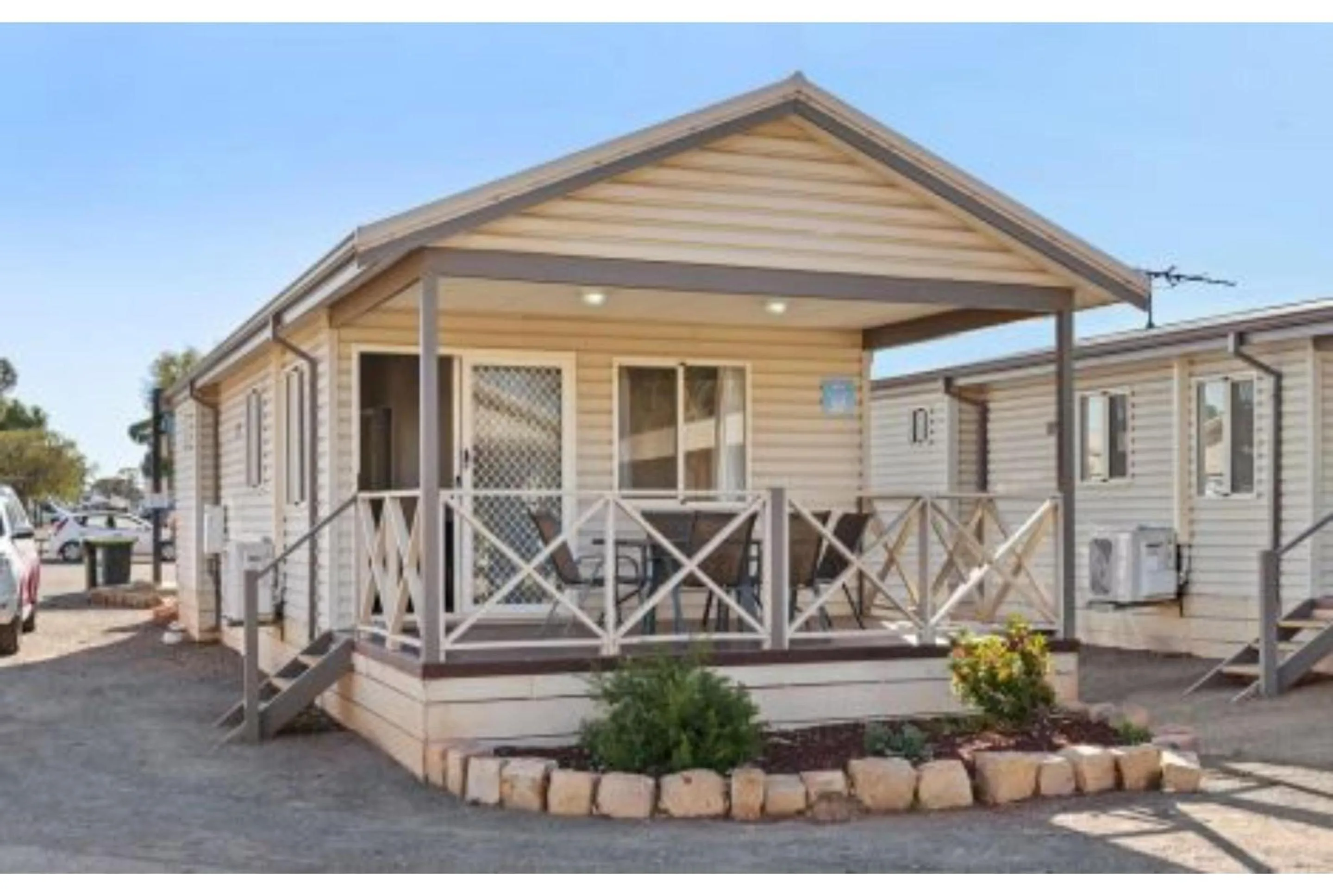 Deluxe 2 Bedroom Cabin – Sleeps 4 (1 Queen + 2 Singles) in Discovery Parks - Kalgoorlie Goldfields