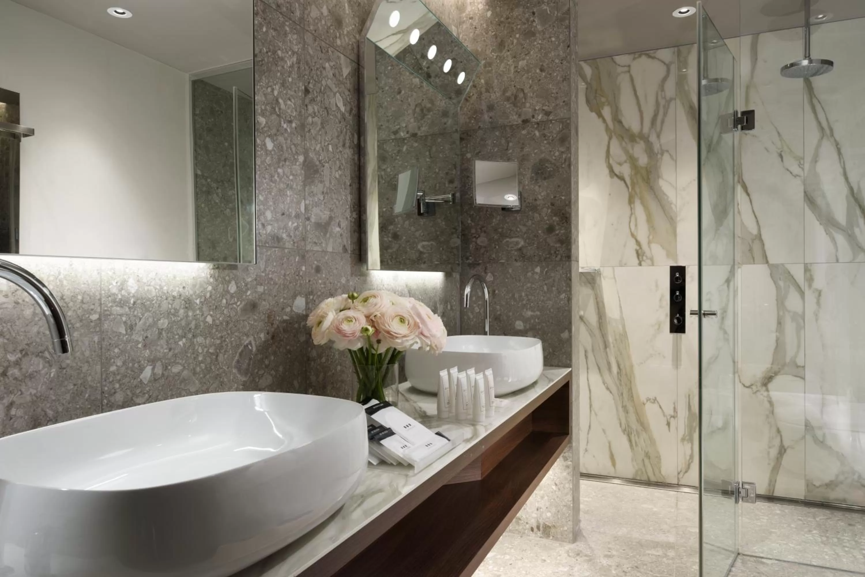 Junior Suite Room with Extra Bed - City View in Milano Verticale | UNA Esperienze