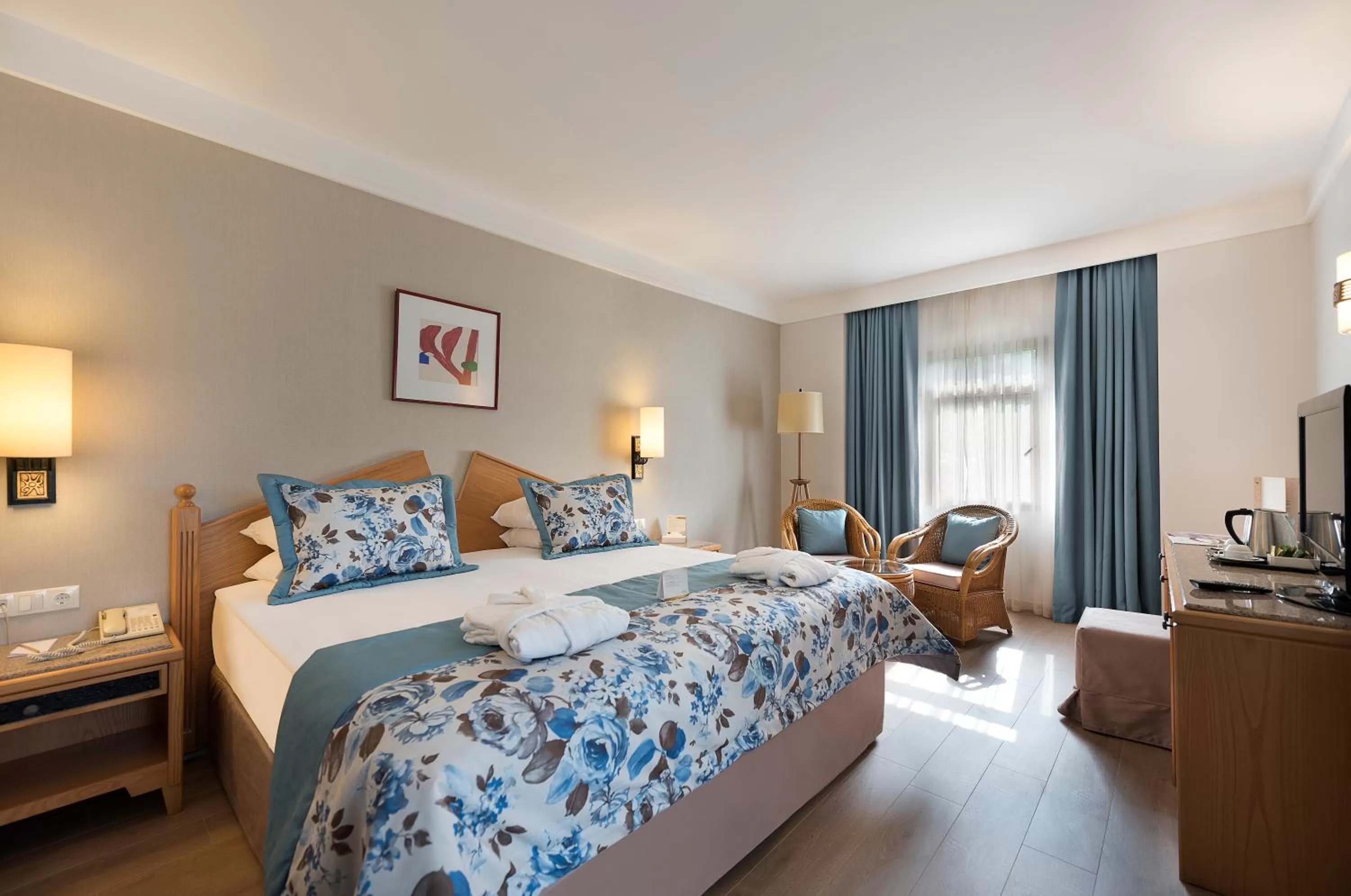 Bungalow Family Room with 1 Bathroom (4 Adults + 1 Child) in Xanadu Resort - High Class All Inclusive