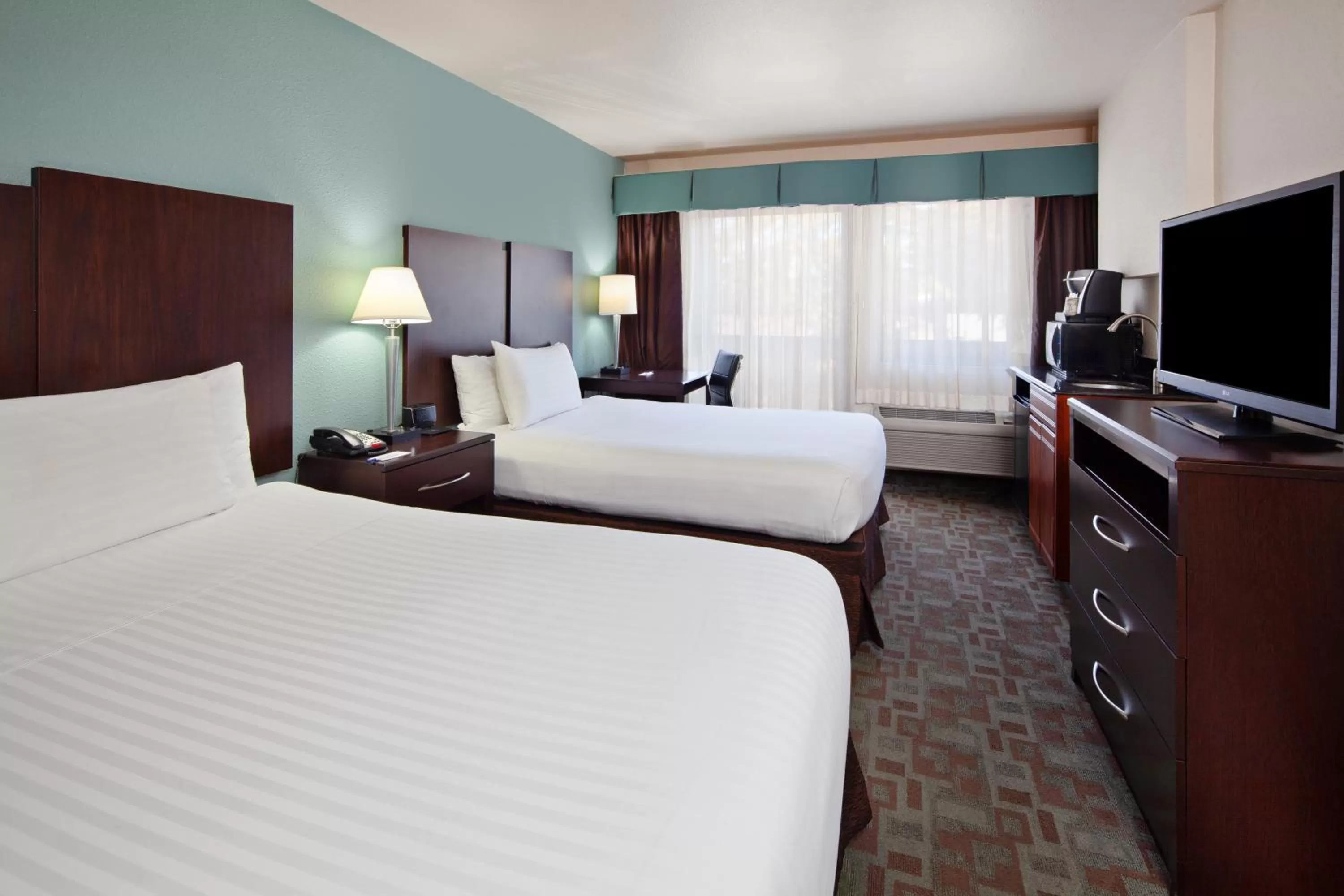 Deluxe Queen Room with Two Queen Beds in Hotel Vue
