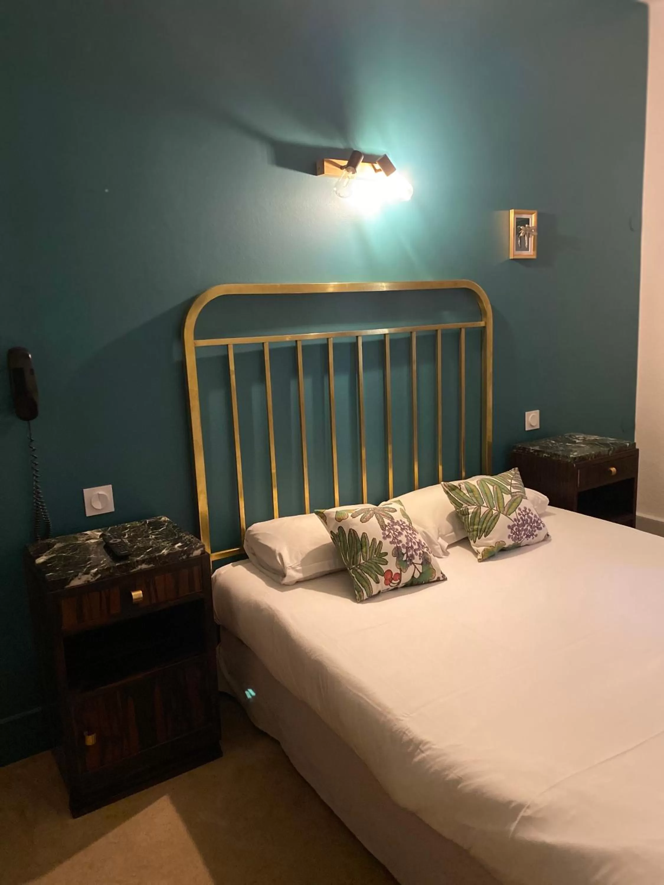 Classic Double Room in Grand Hotel De La Poste - Lyon Sud - Vienne