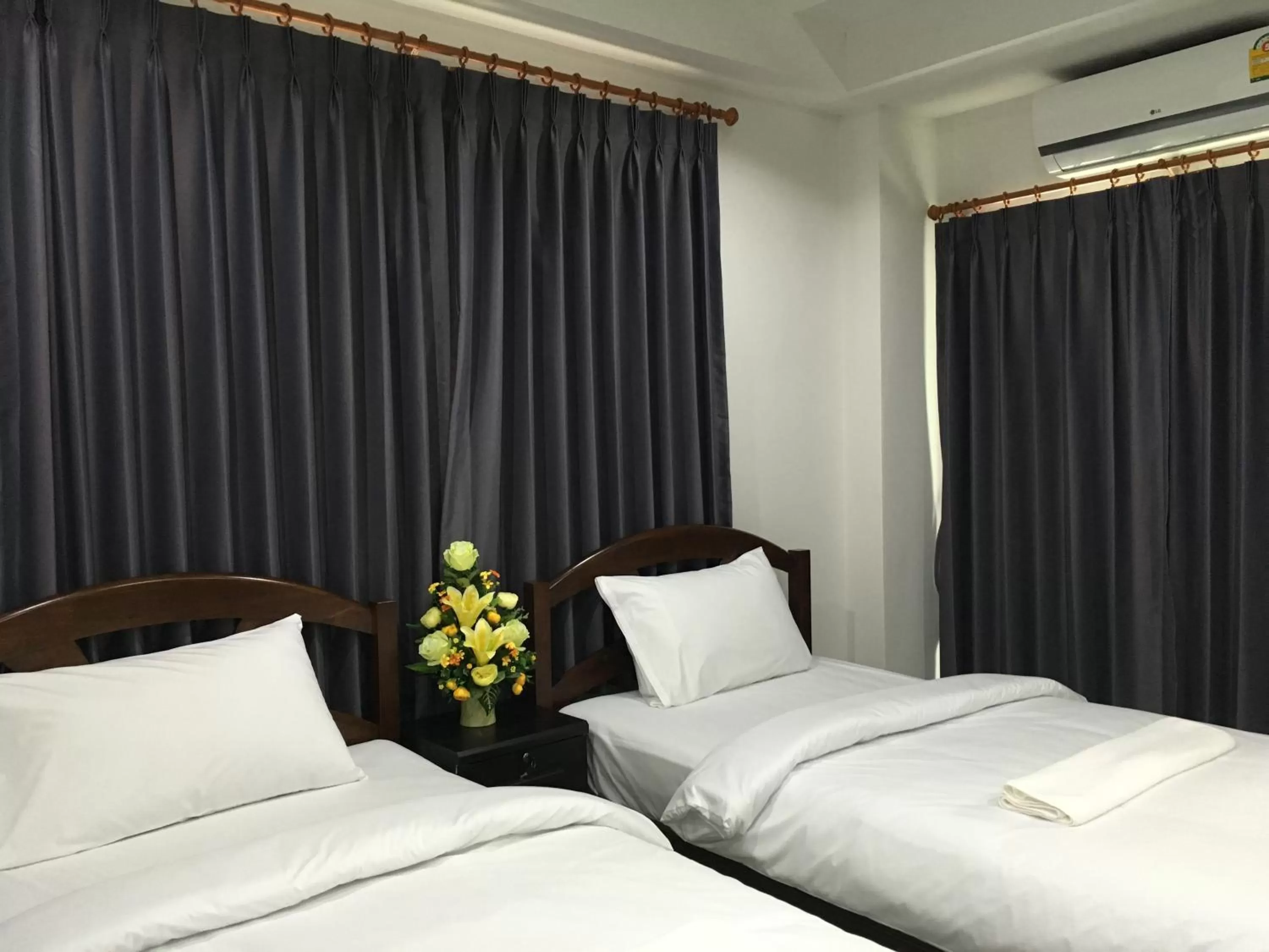 Twin Room with Balcony in Baan Samrarn