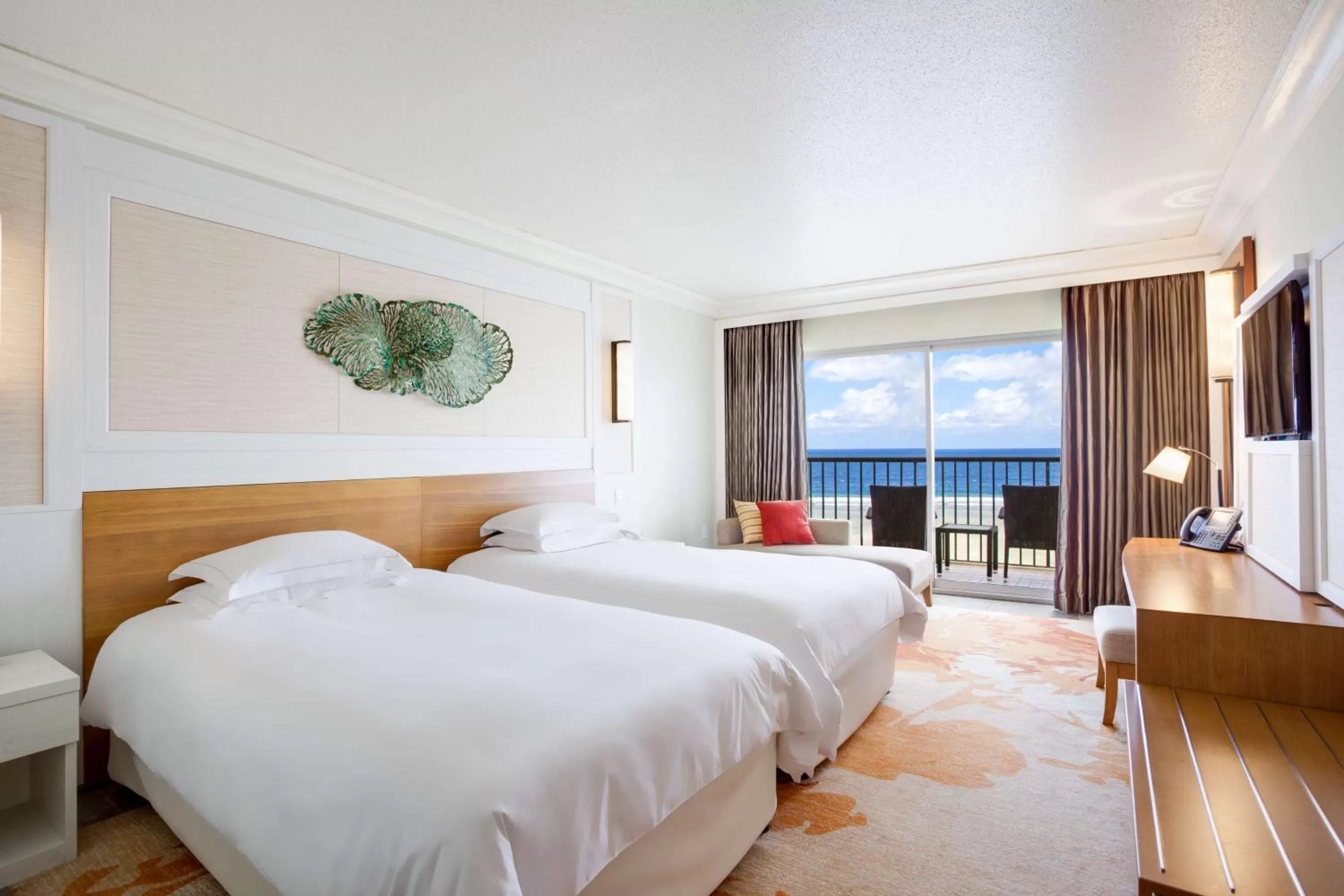 Ocean Twin Room with Lounge Access in Hilton Guam Resort & Spa