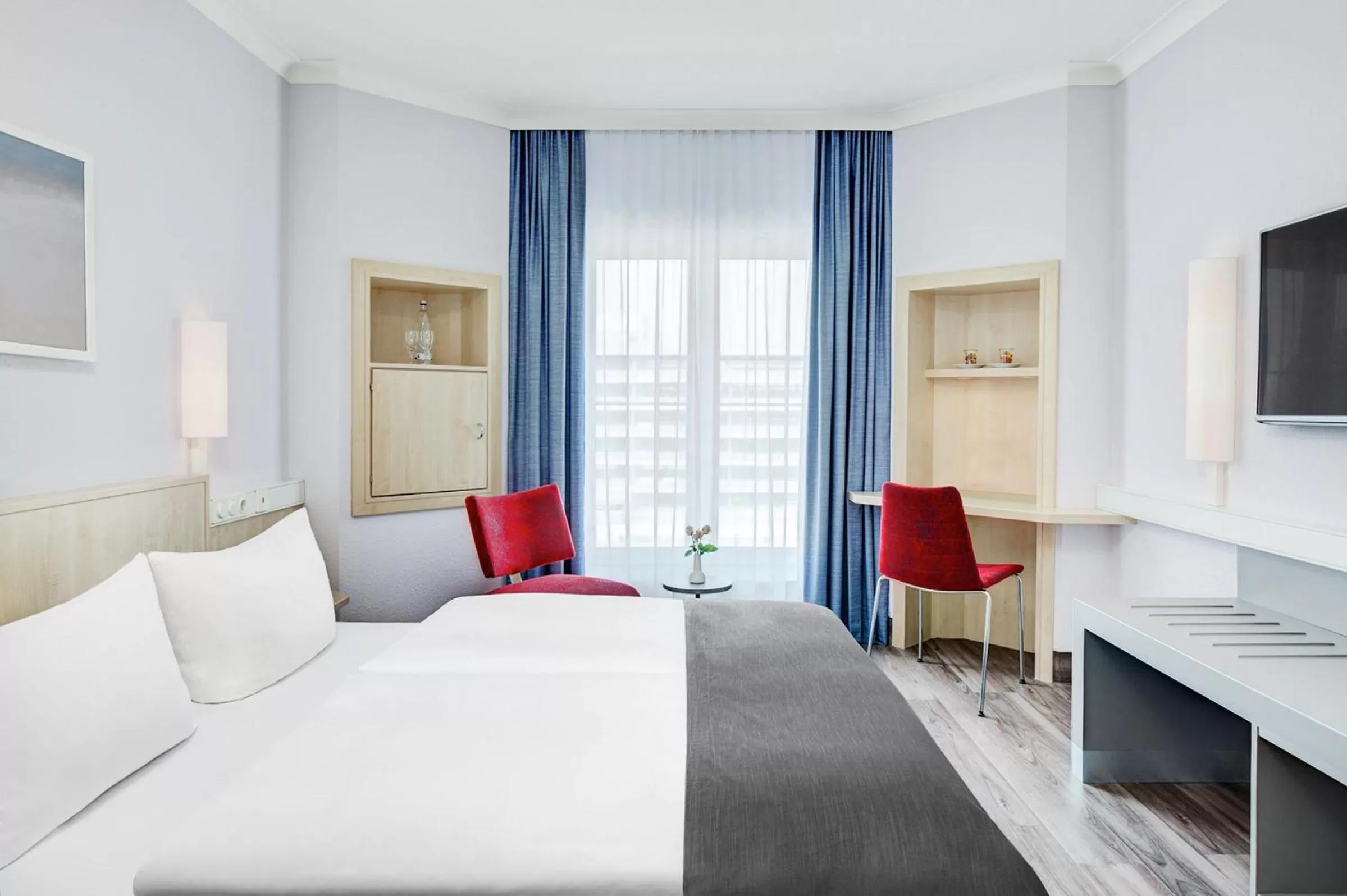 Business Double Room in IntercityHotel Rostock