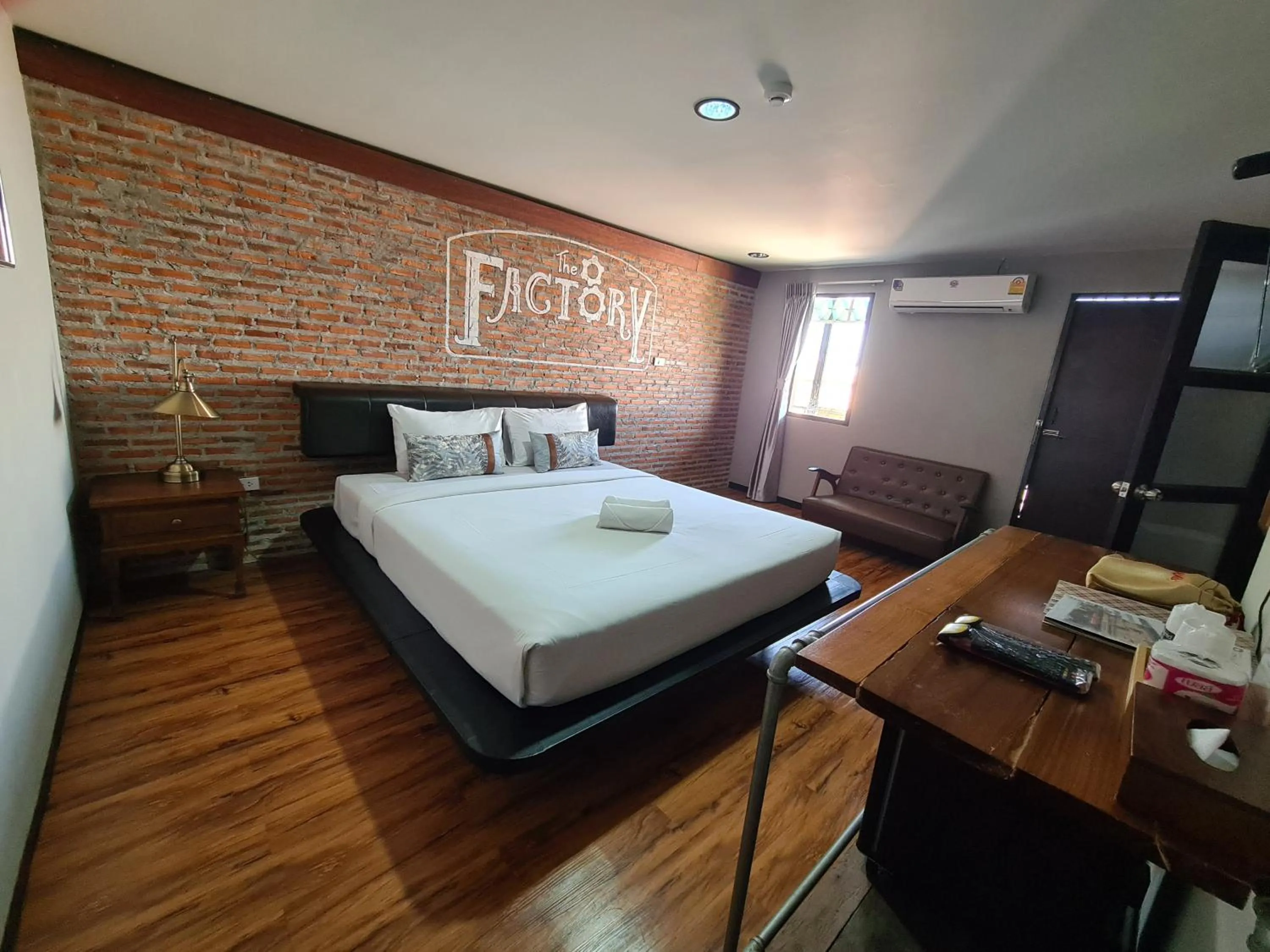 Deluxe Double Room with Private Bathroom in The 8 Factory Hotel Phitsanulok