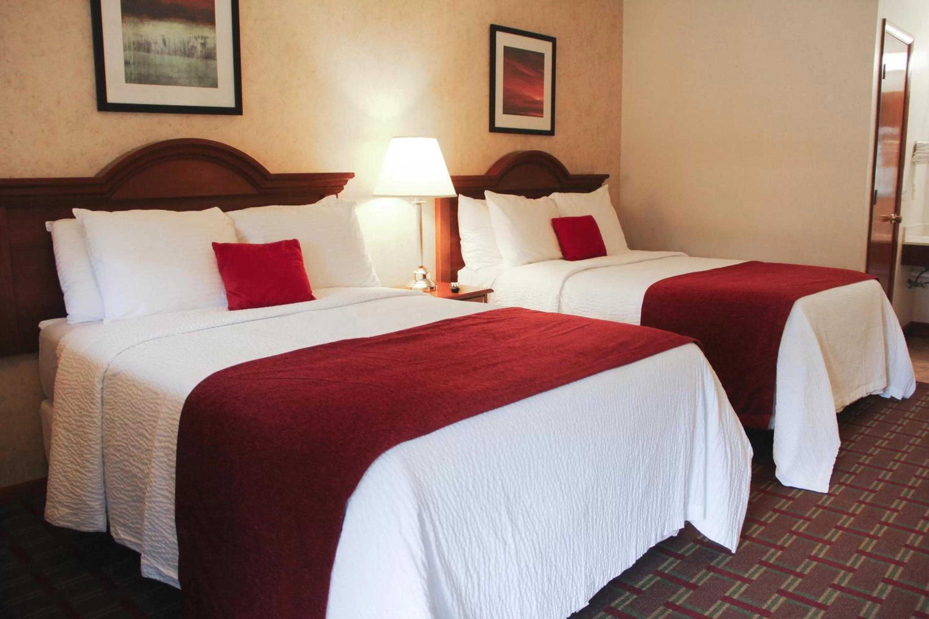 Deluxe Double Room in The Pineola