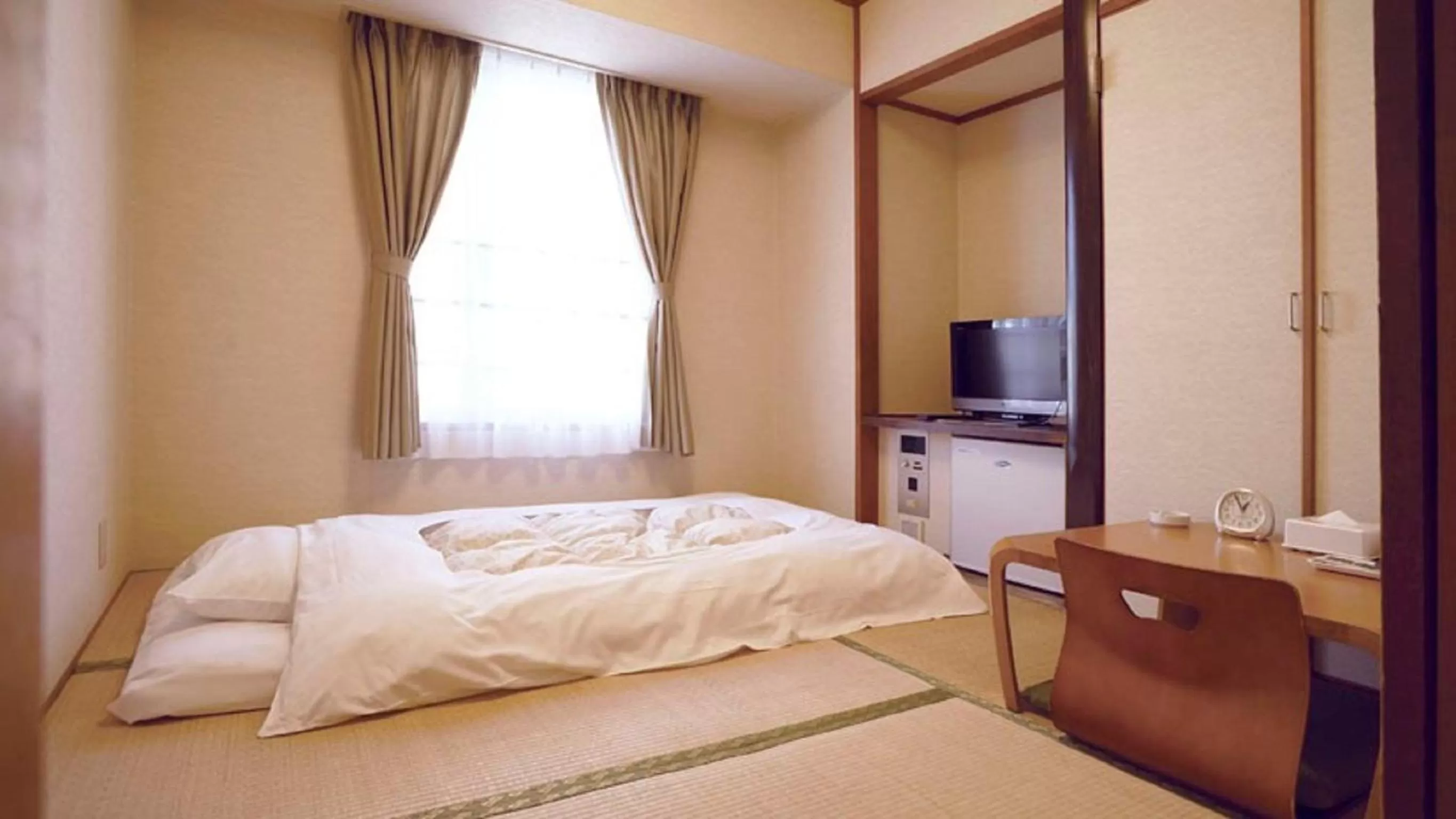 Japanese-Style Economy Twin Room - single occupancy - Non-Smoking  in Hotel Minatoya