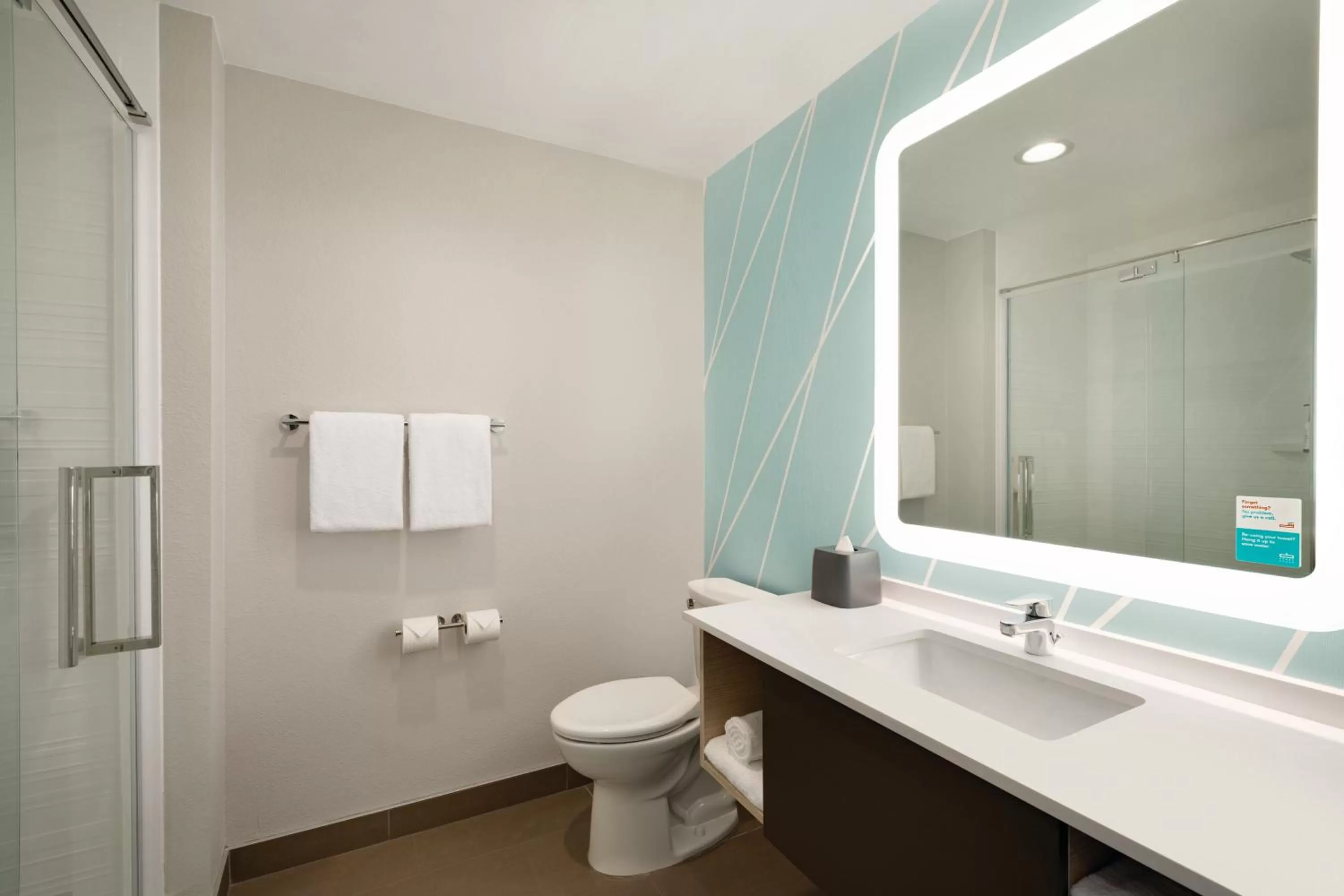 King Room - Hearing Accessible in avid hotel Wenatchee, an IHG Hotel