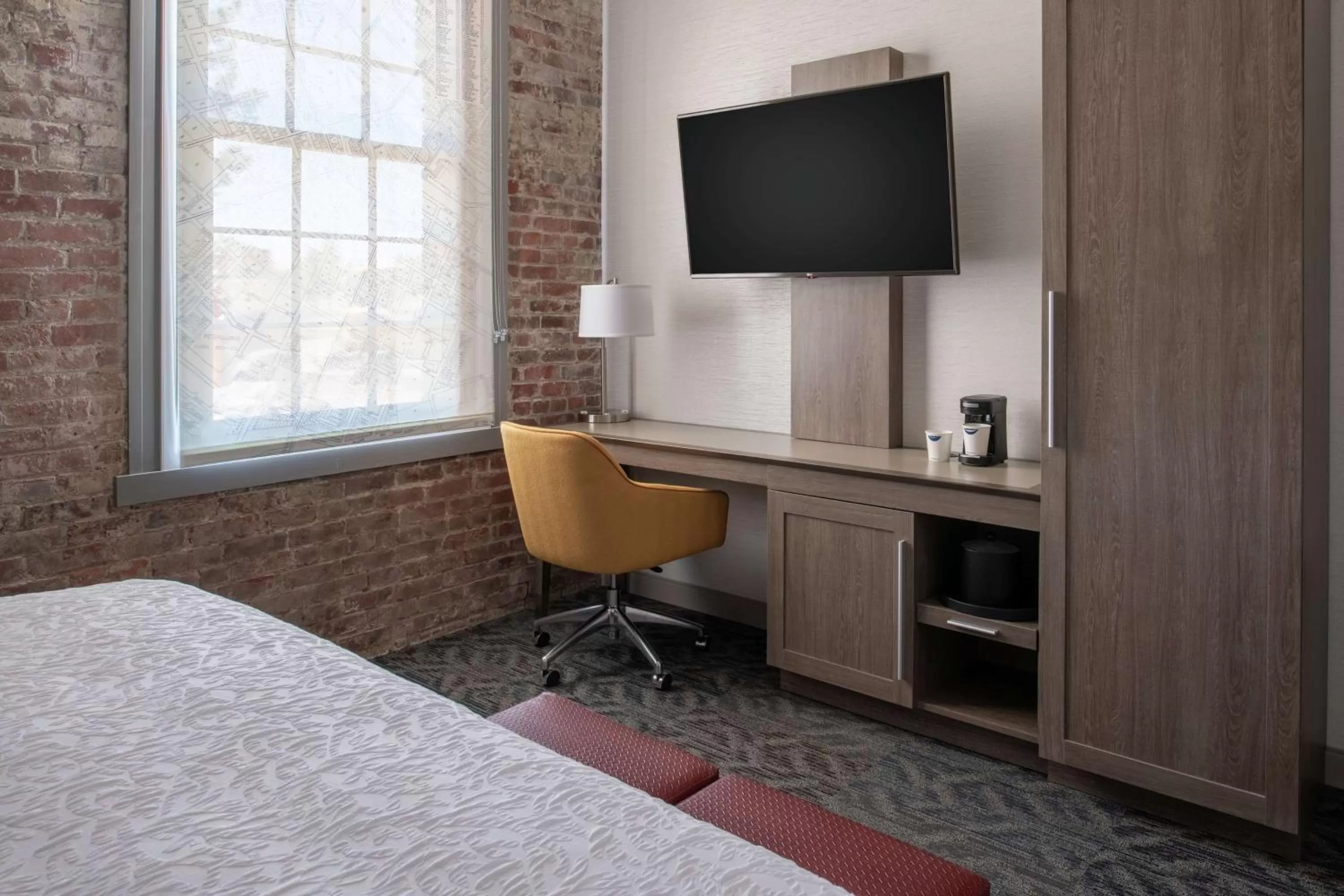 King Room - Non-Smoking in Hampton Inn Petaluma, Ca