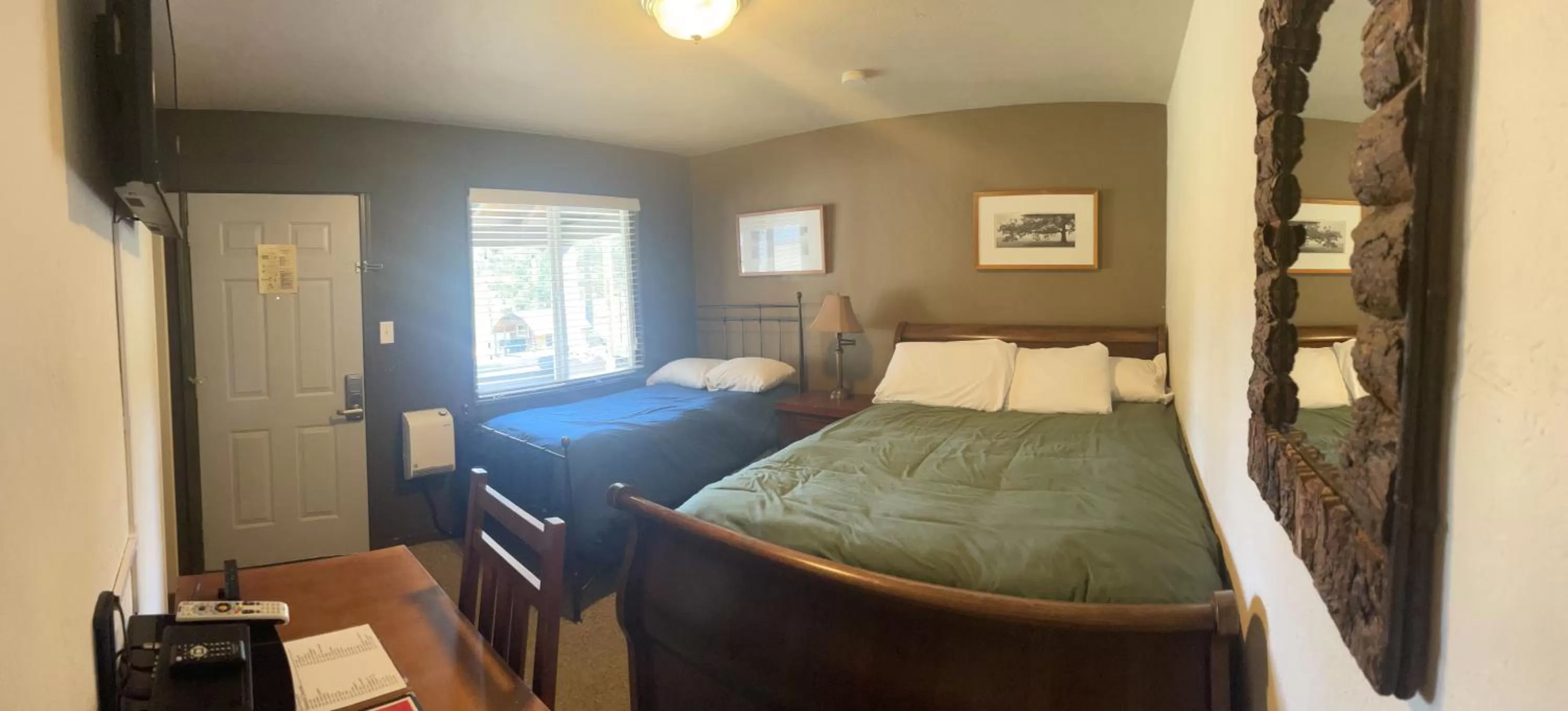 Triple Room with Mountain View in Sierra Woods Lodge
