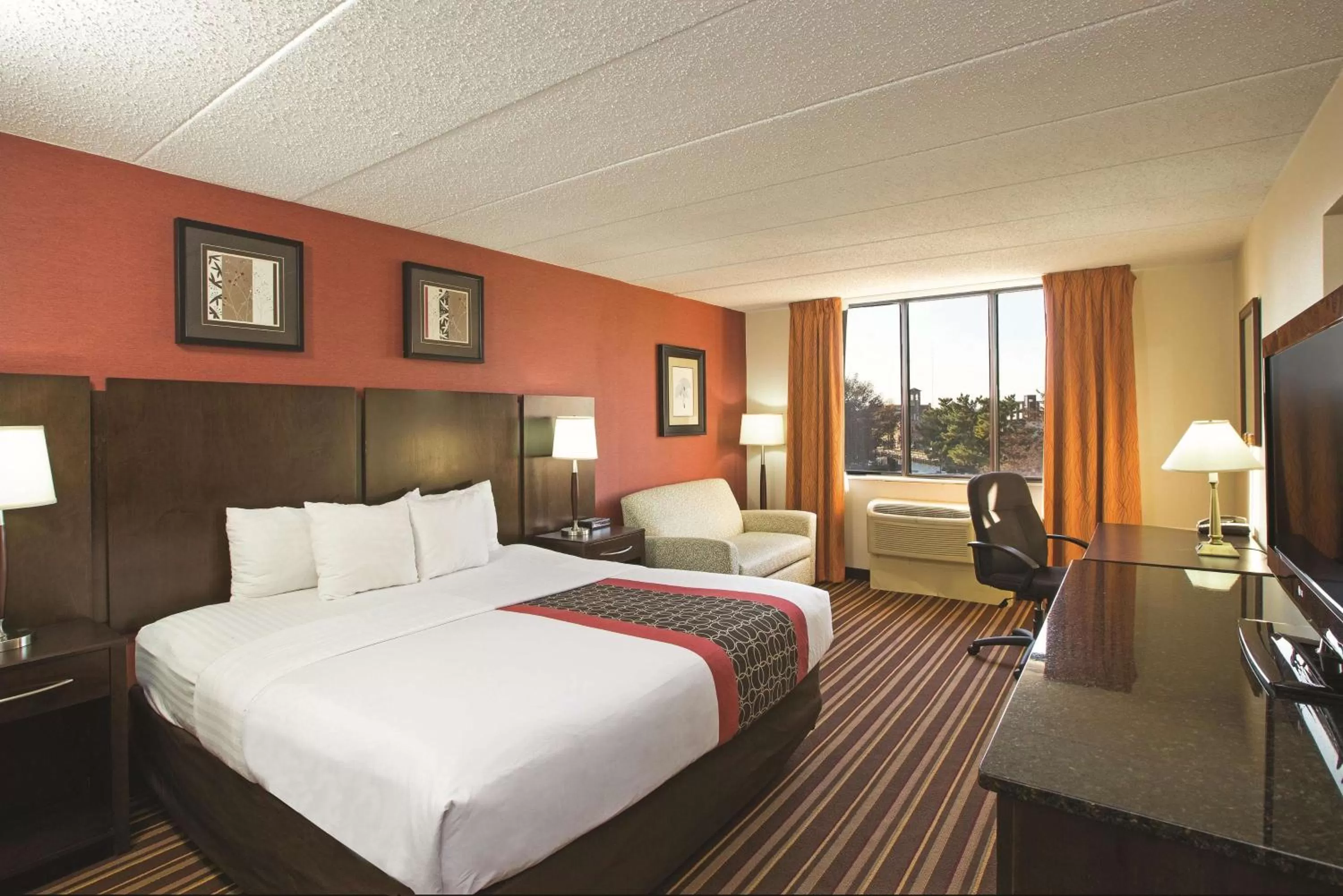 King Room in La Quinta by Wyndham Salisbury