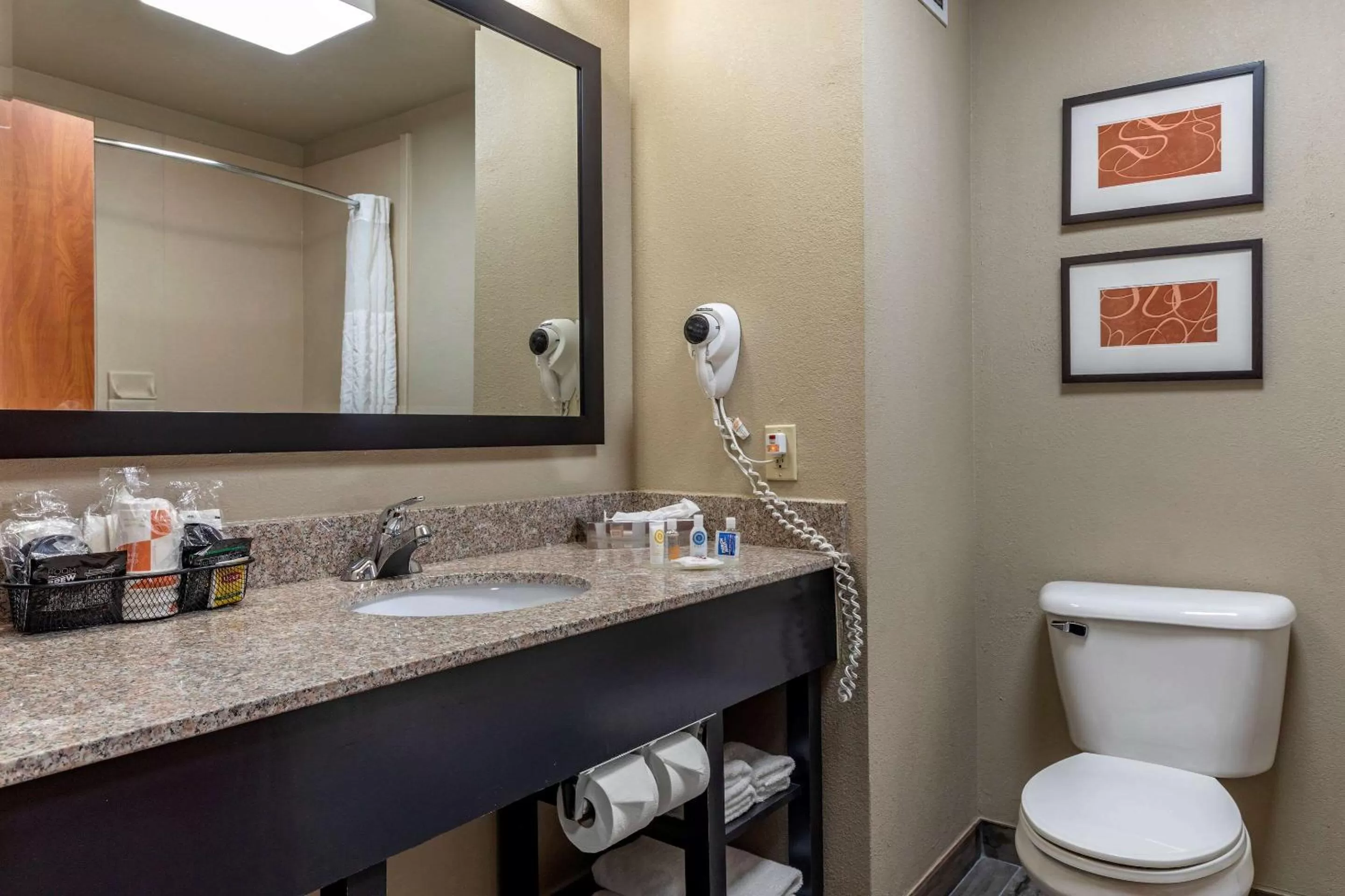Queen Room with Two Queen Beds- Non-Smoking in Comfort Inn & Suites Pauls Valley - City Lake