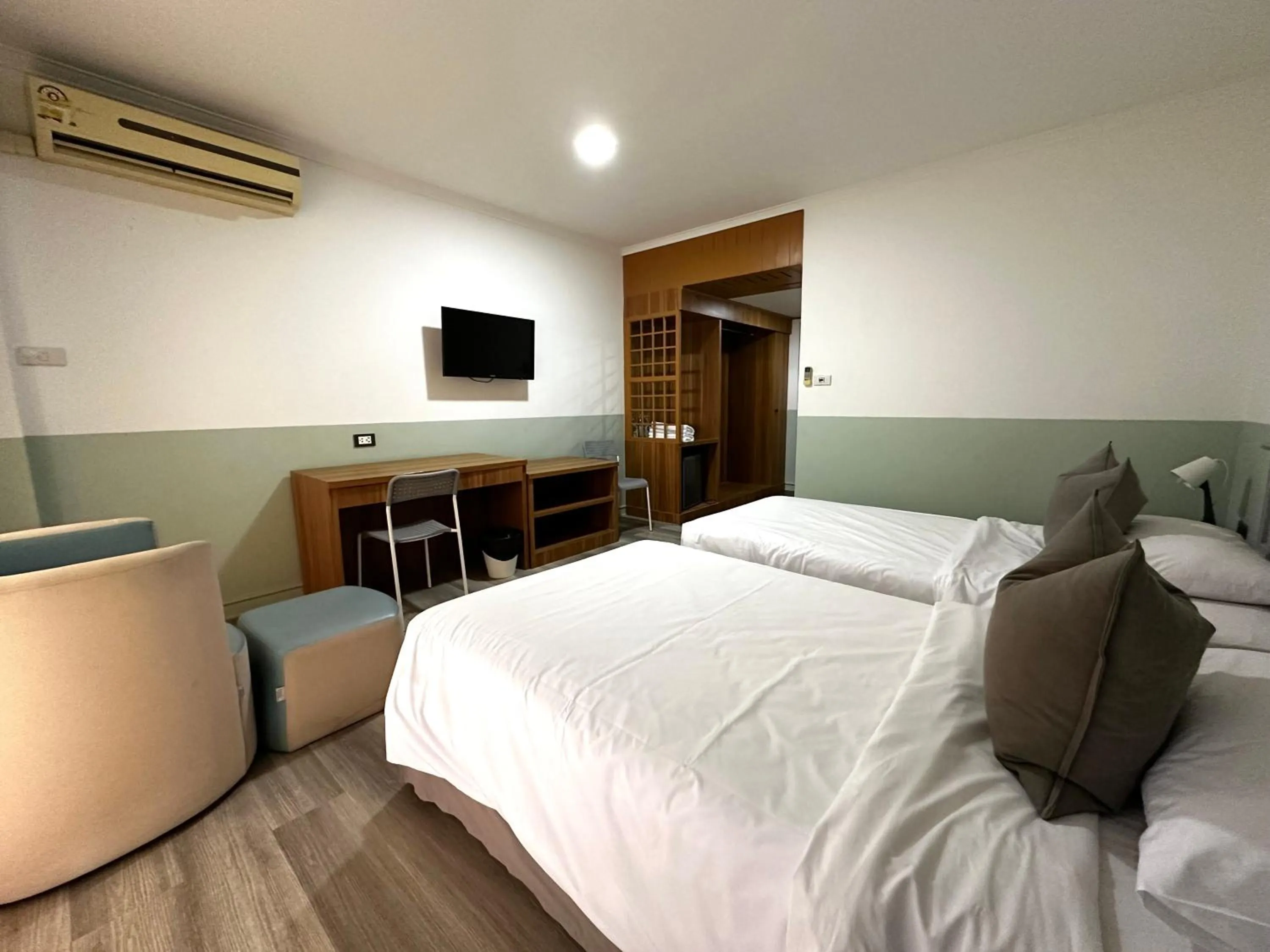 Deluxe Twin Room - single occupancy in Garden Paradise