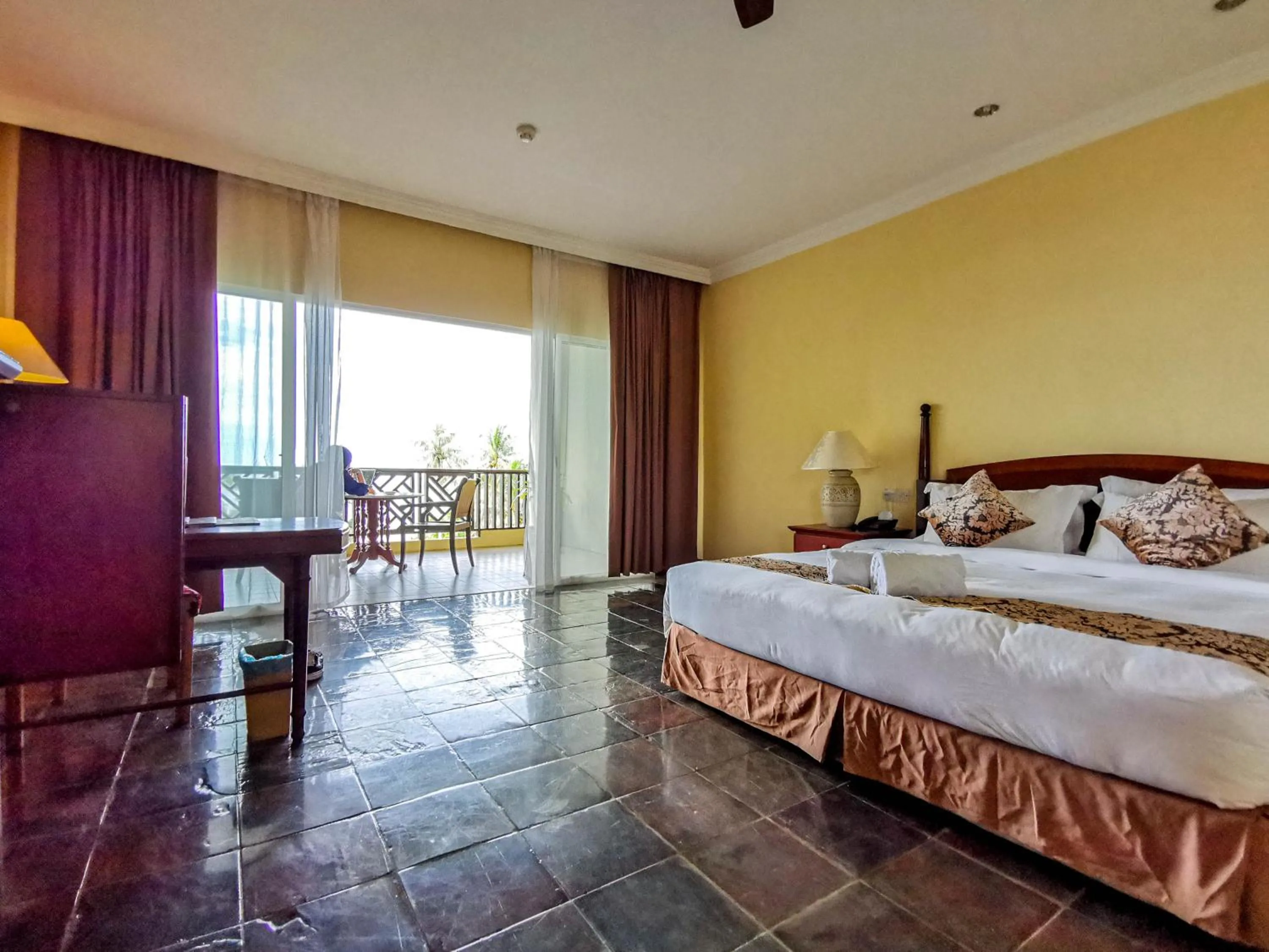 Deluxe Double or Twin Room with Sea View in Palm Beach Resort & SPA