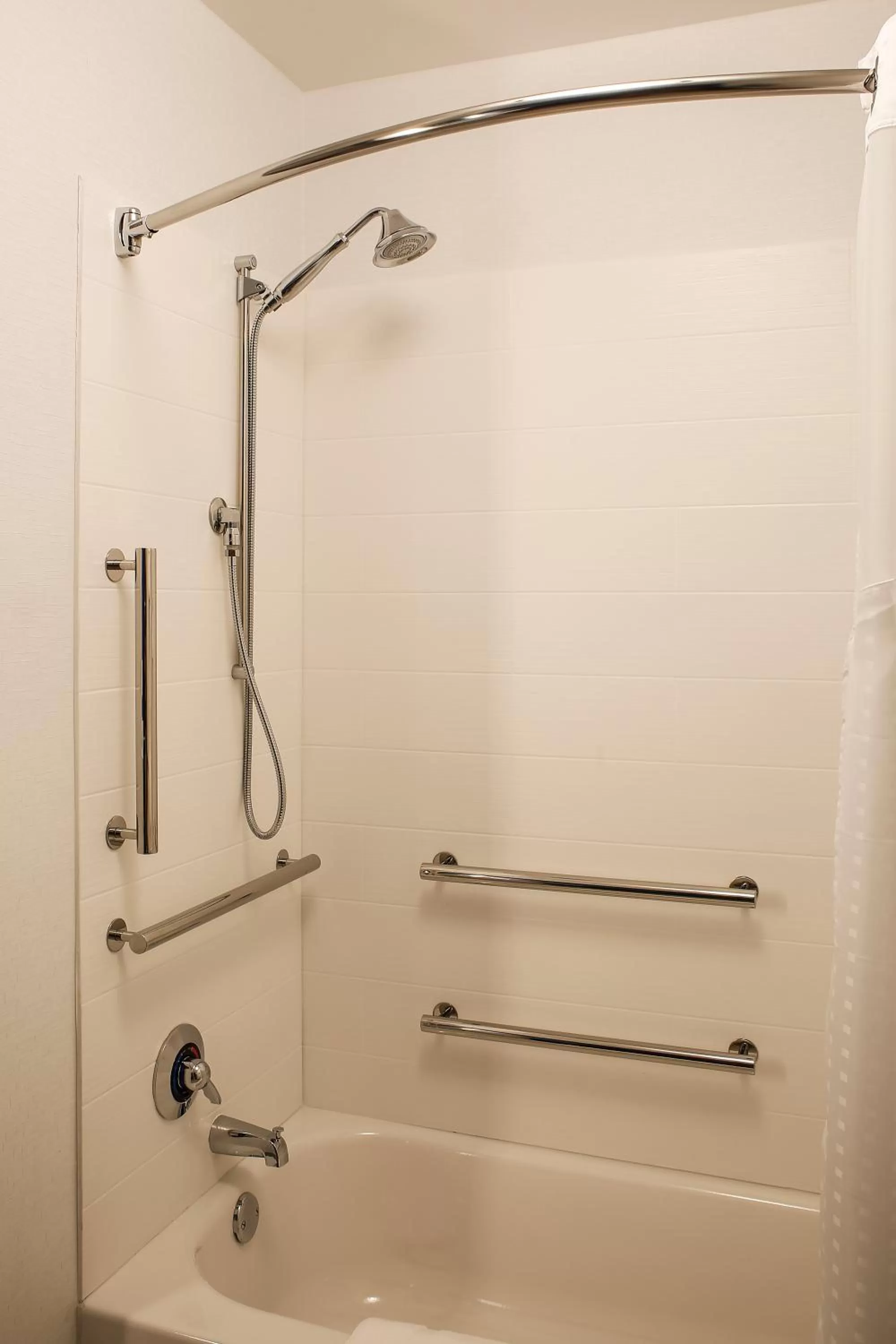 Holiday Inn Express & Suites Downtown Louisville by IHG