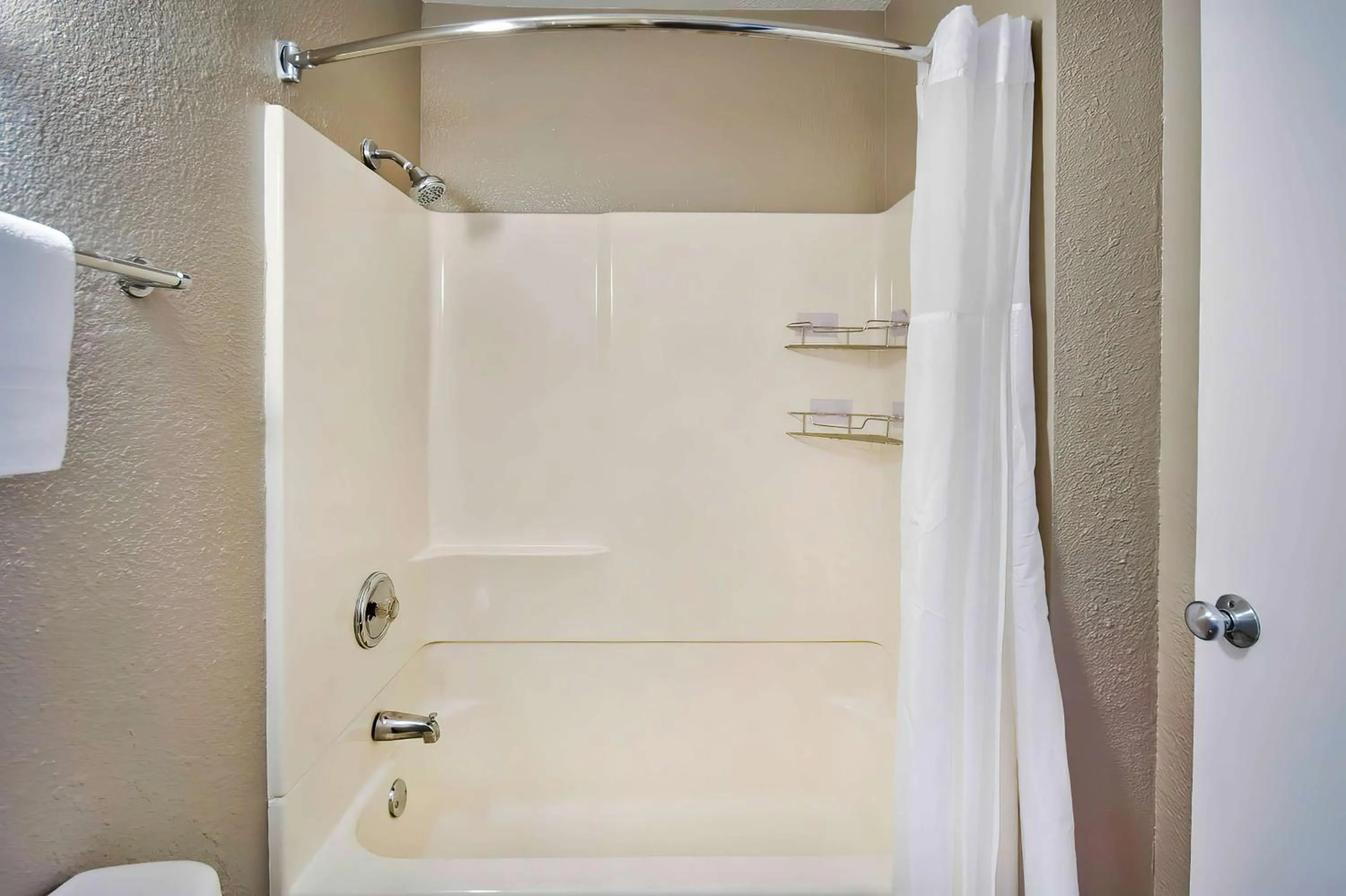 Quadruple Room in Motel 6-Vallejo, CA - Six Flags West