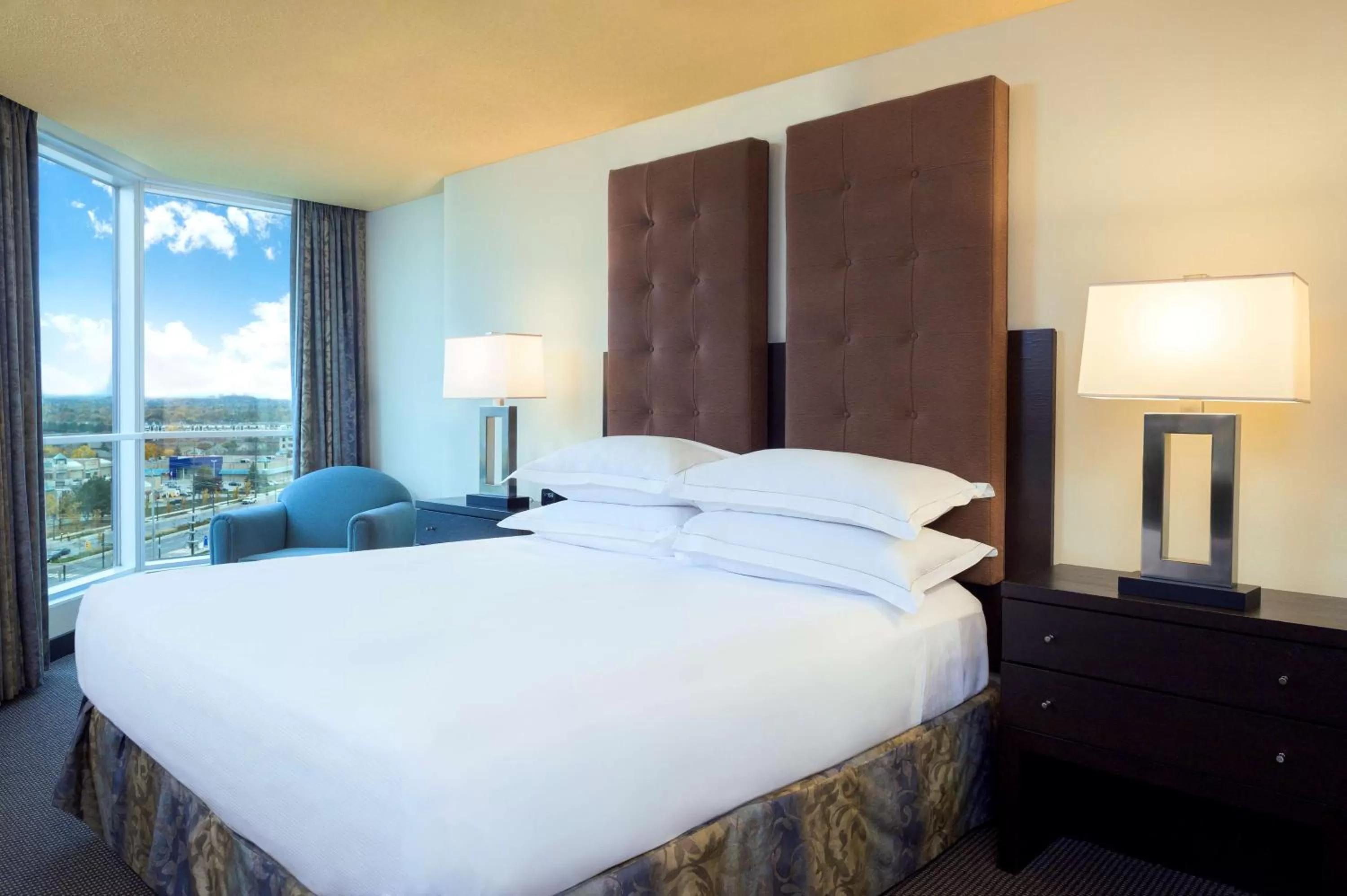 One-Bedroom Presidential King Suite in Hilton Suites Toronto-Markham Conference Centre & Spa