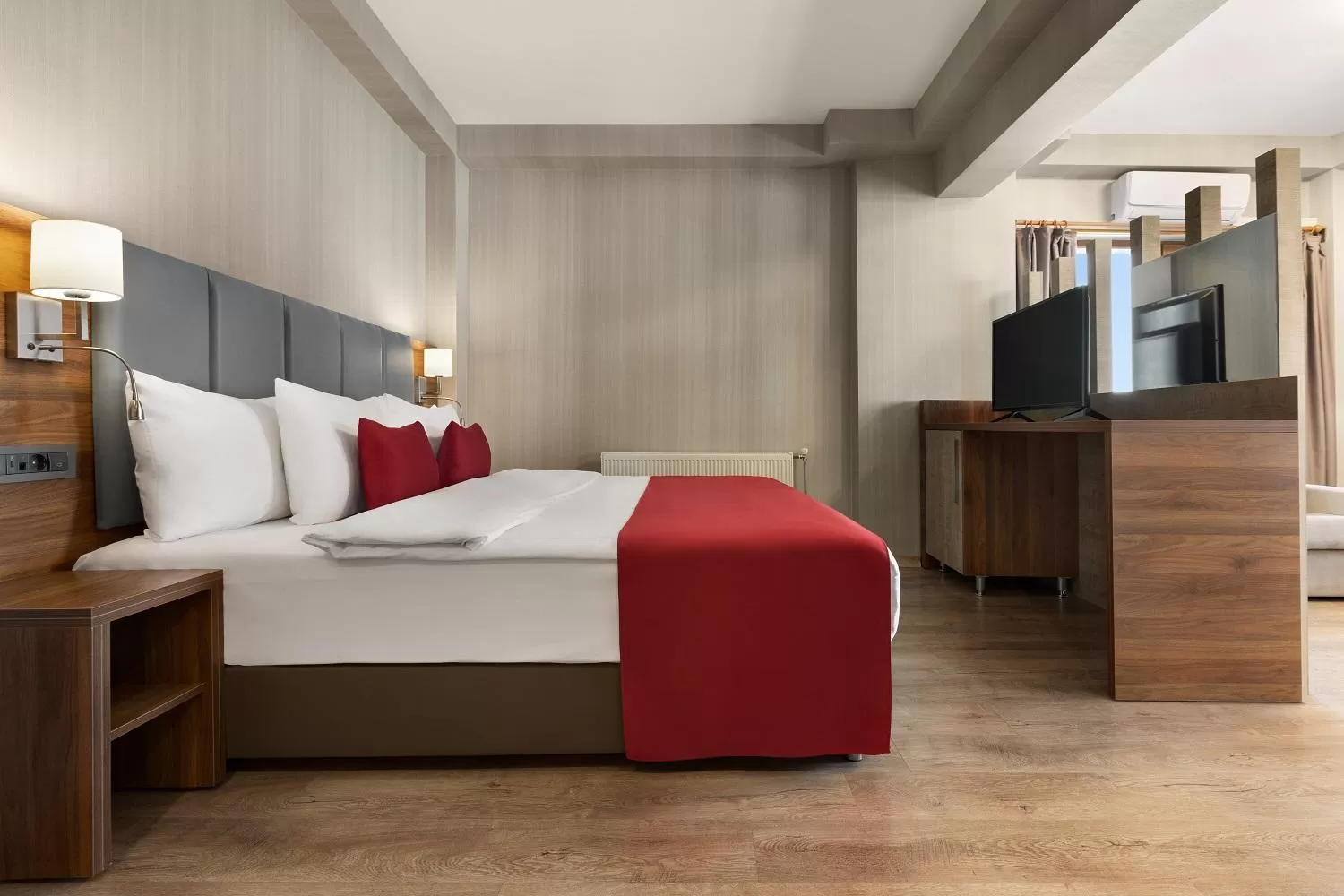 Junior King Suite - Non-Smoking in Ramada by Wyndham Van