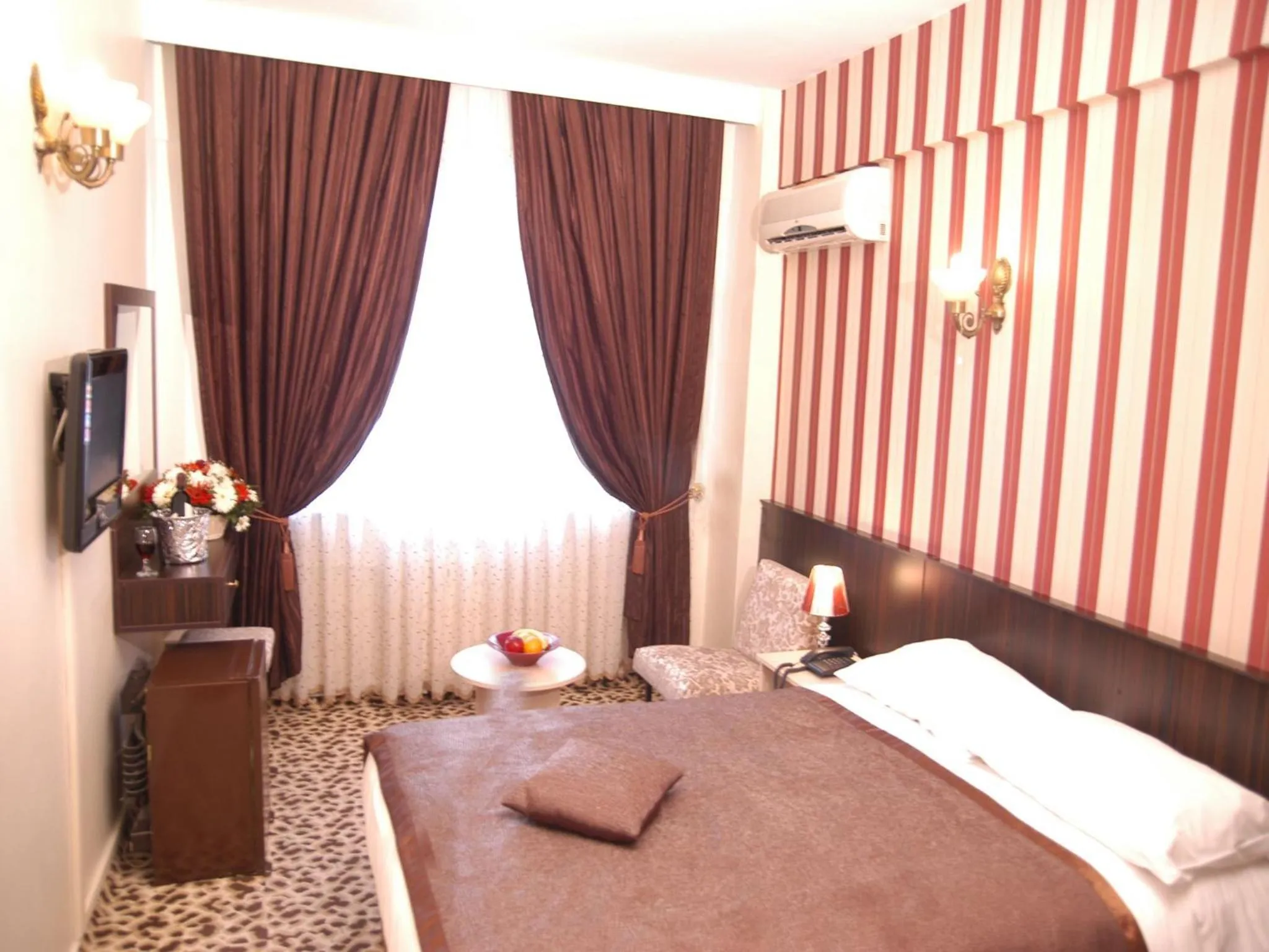 Single Room in Maya Hotel