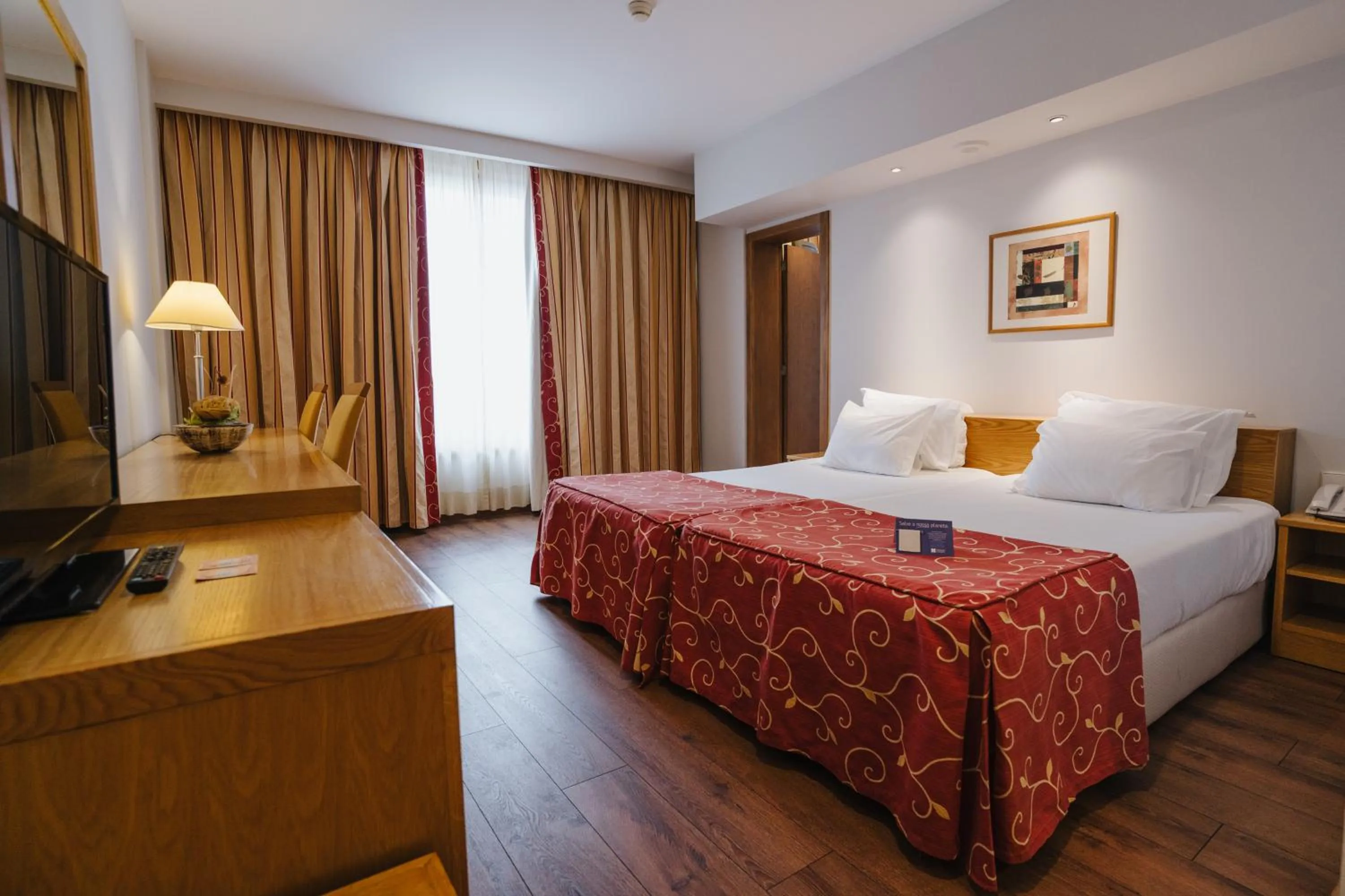 Twin Room with Extra Bed in Hotel Premium Porto Maia