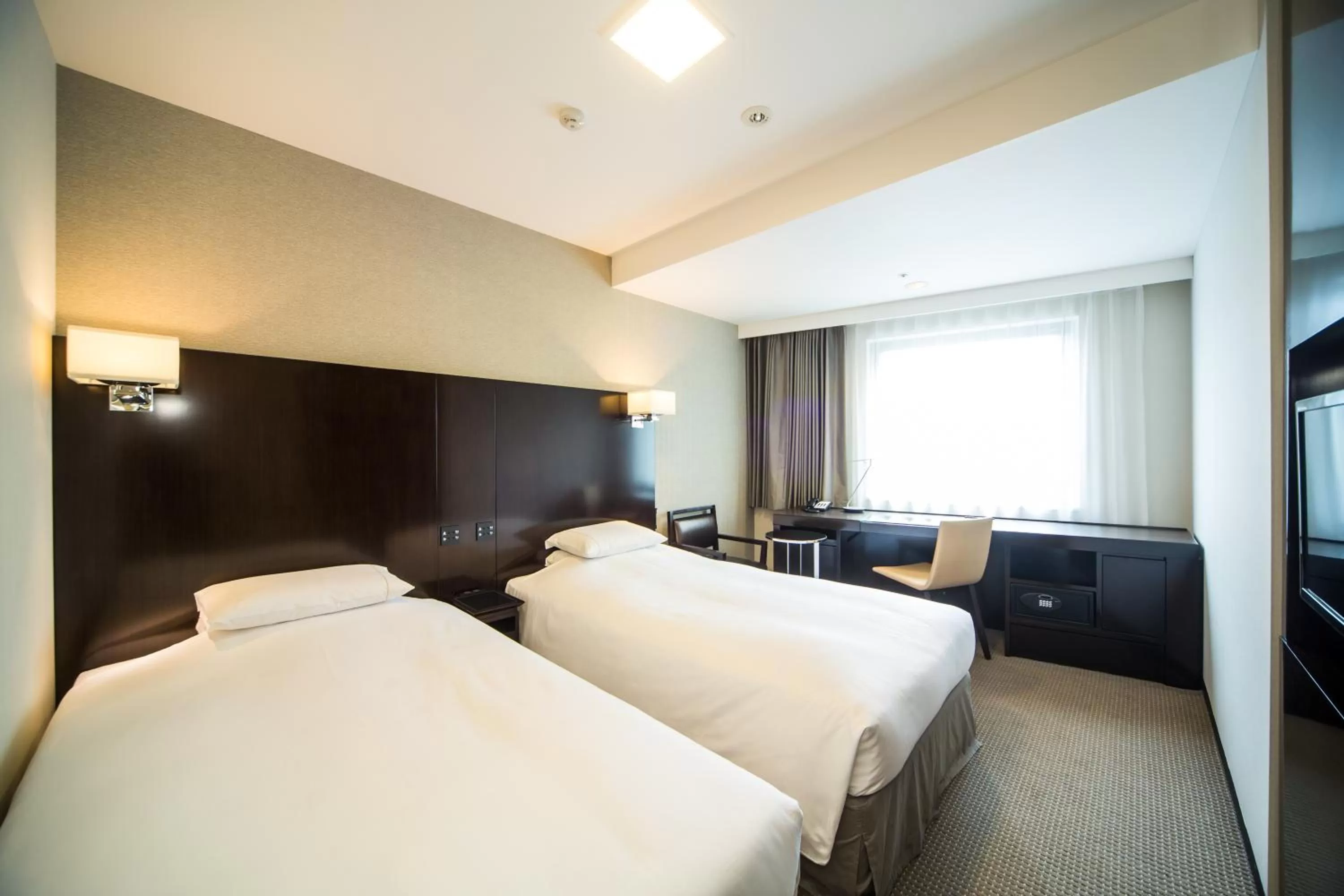 Twin Room (1 Adult) with Buffet Breakfast - single occupancy - Non-Smoking in The Royal Park Canvas Nagoya