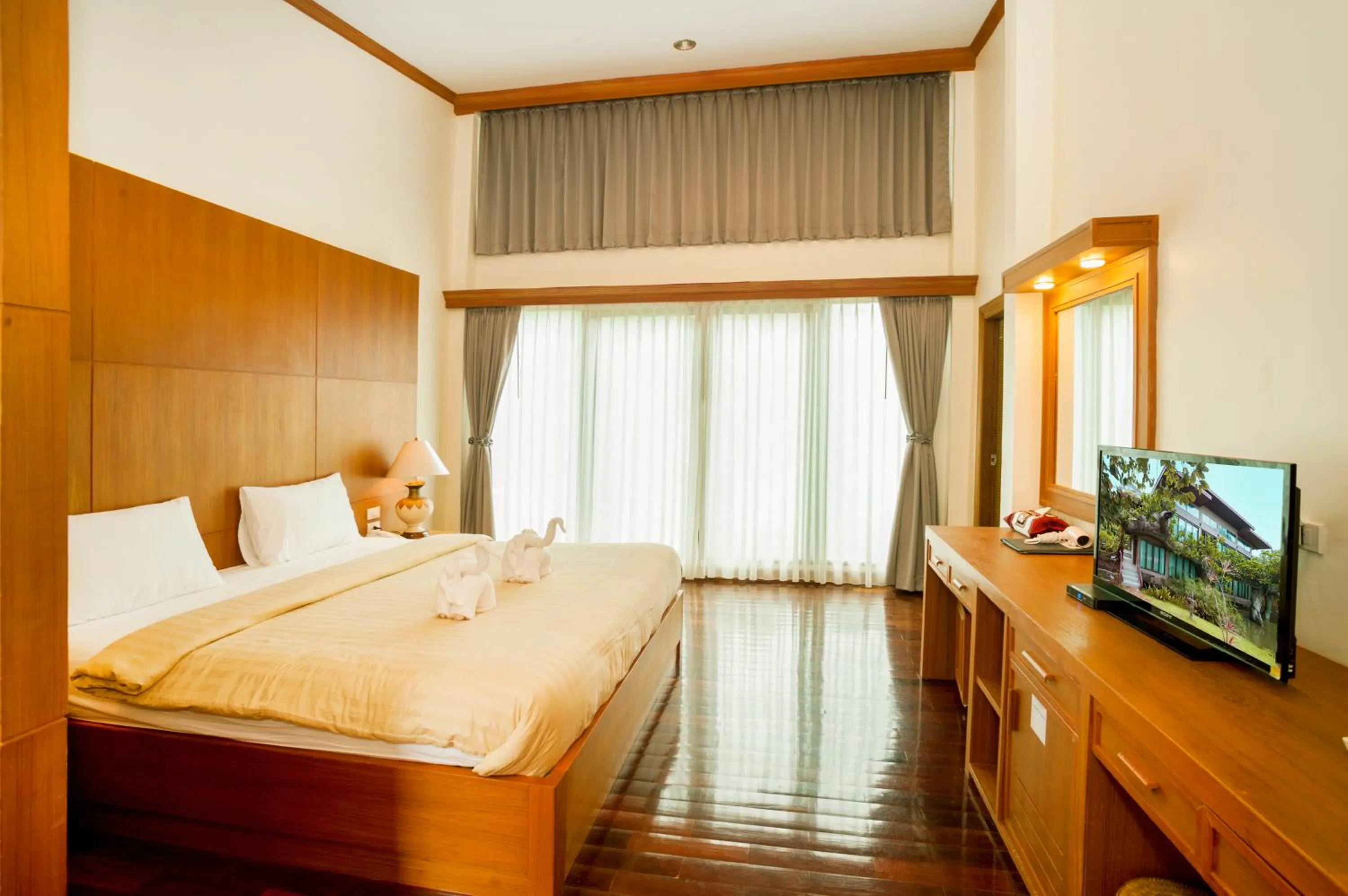 Deluxe Double Room with Pool View in Blues River Resort