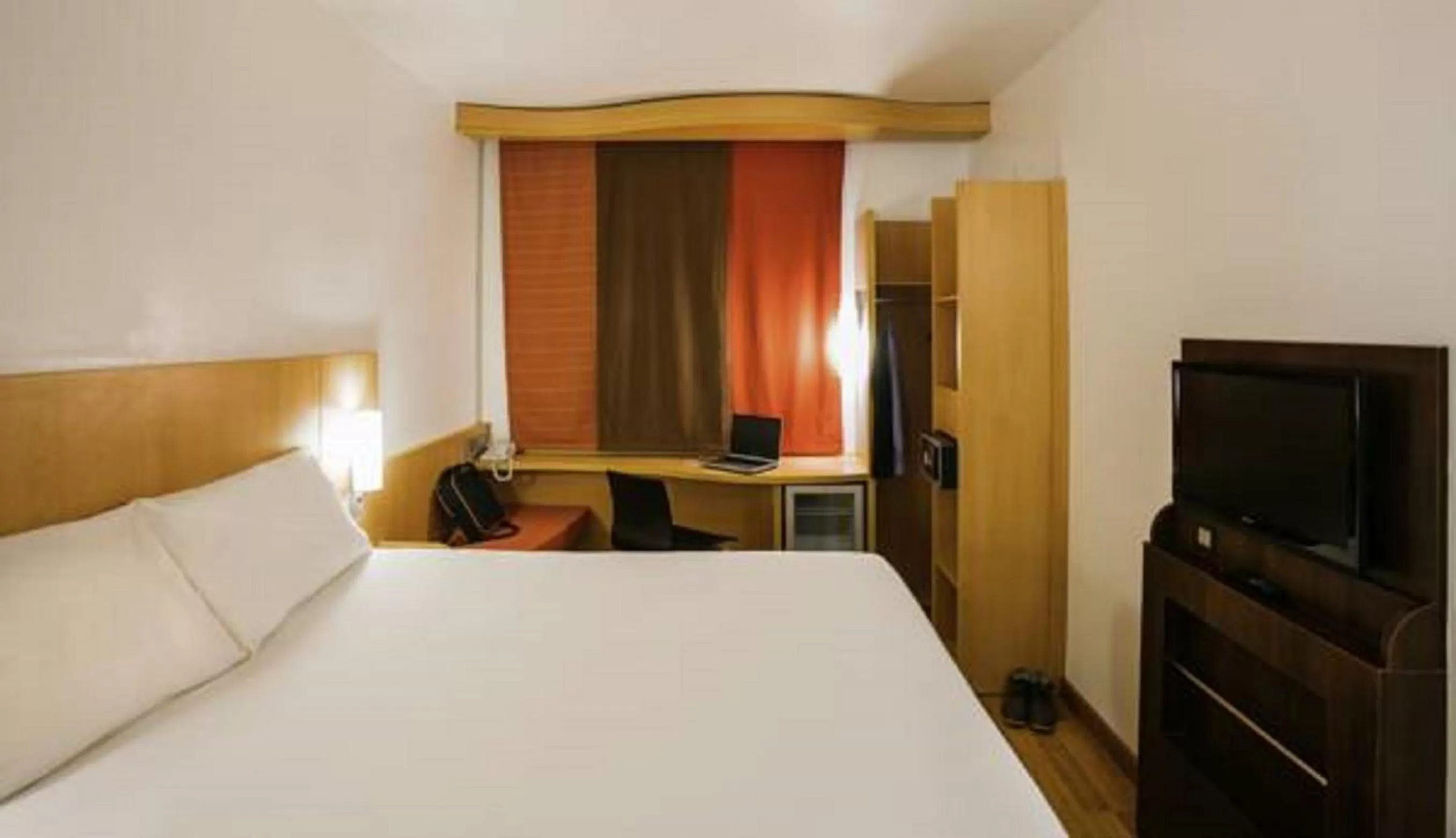 Standard Double Room with 1 Double Bed in Ibis Lagos Ikeja