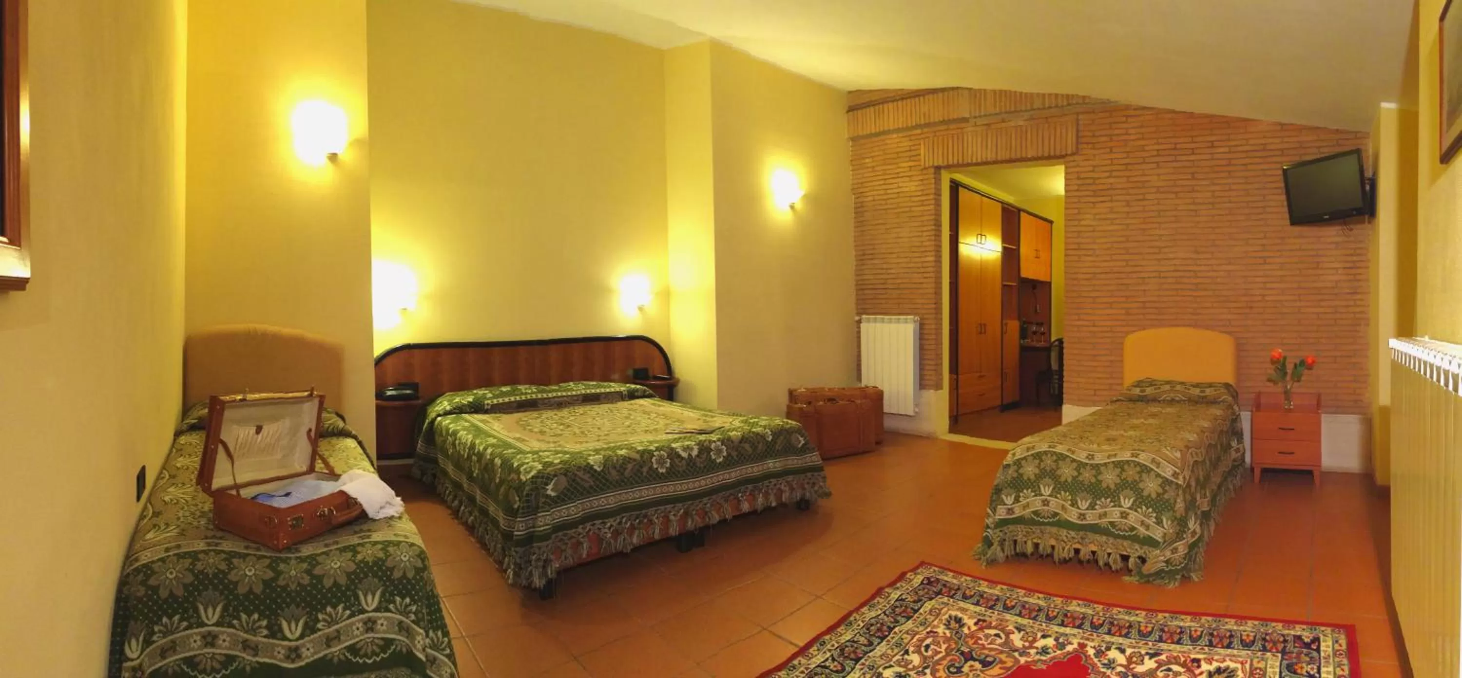 Triple Room in LH Albergo il Picchio