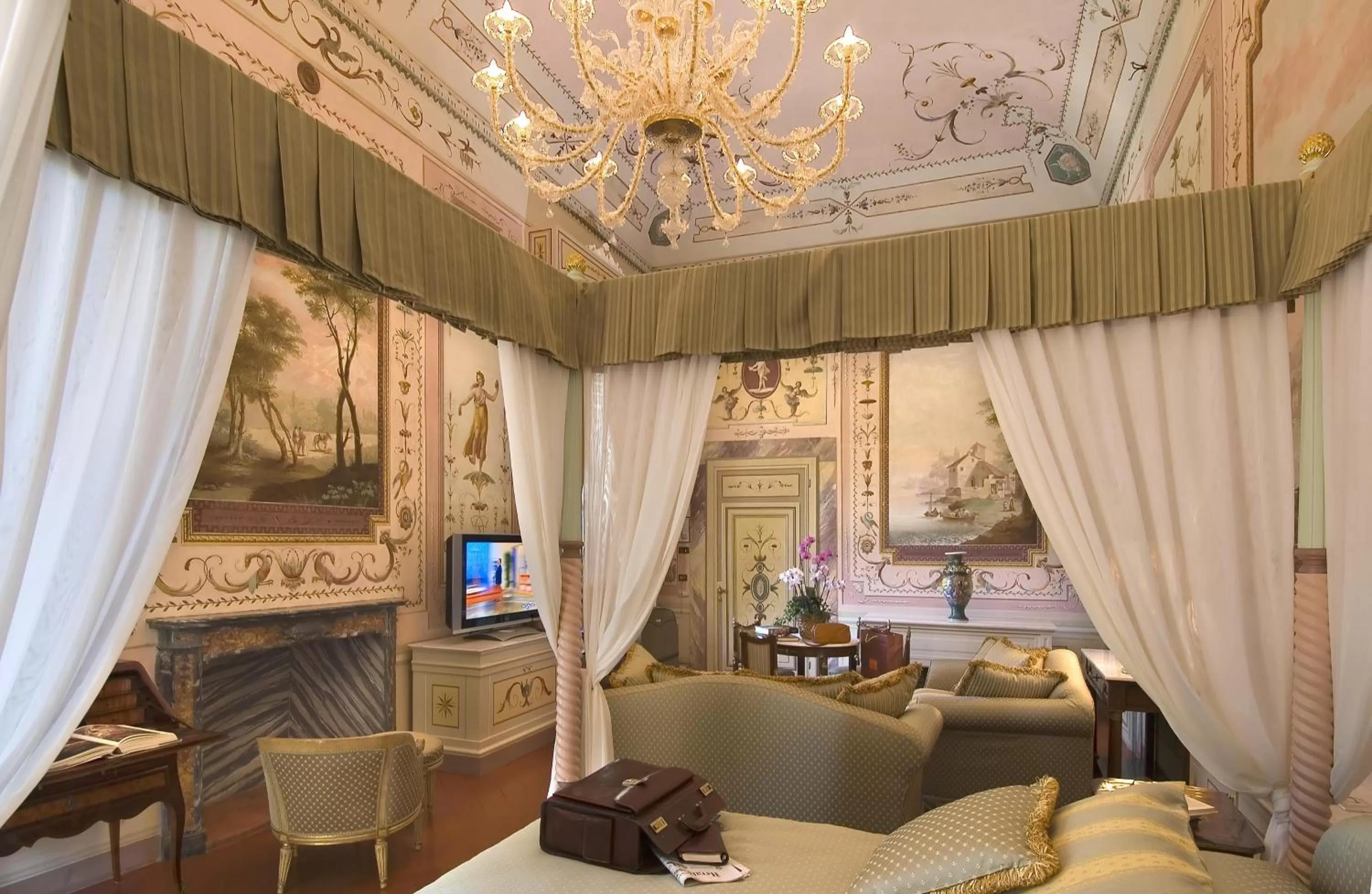 Junior Suite Villa (2 Adults) in Villa Olmi Firenze