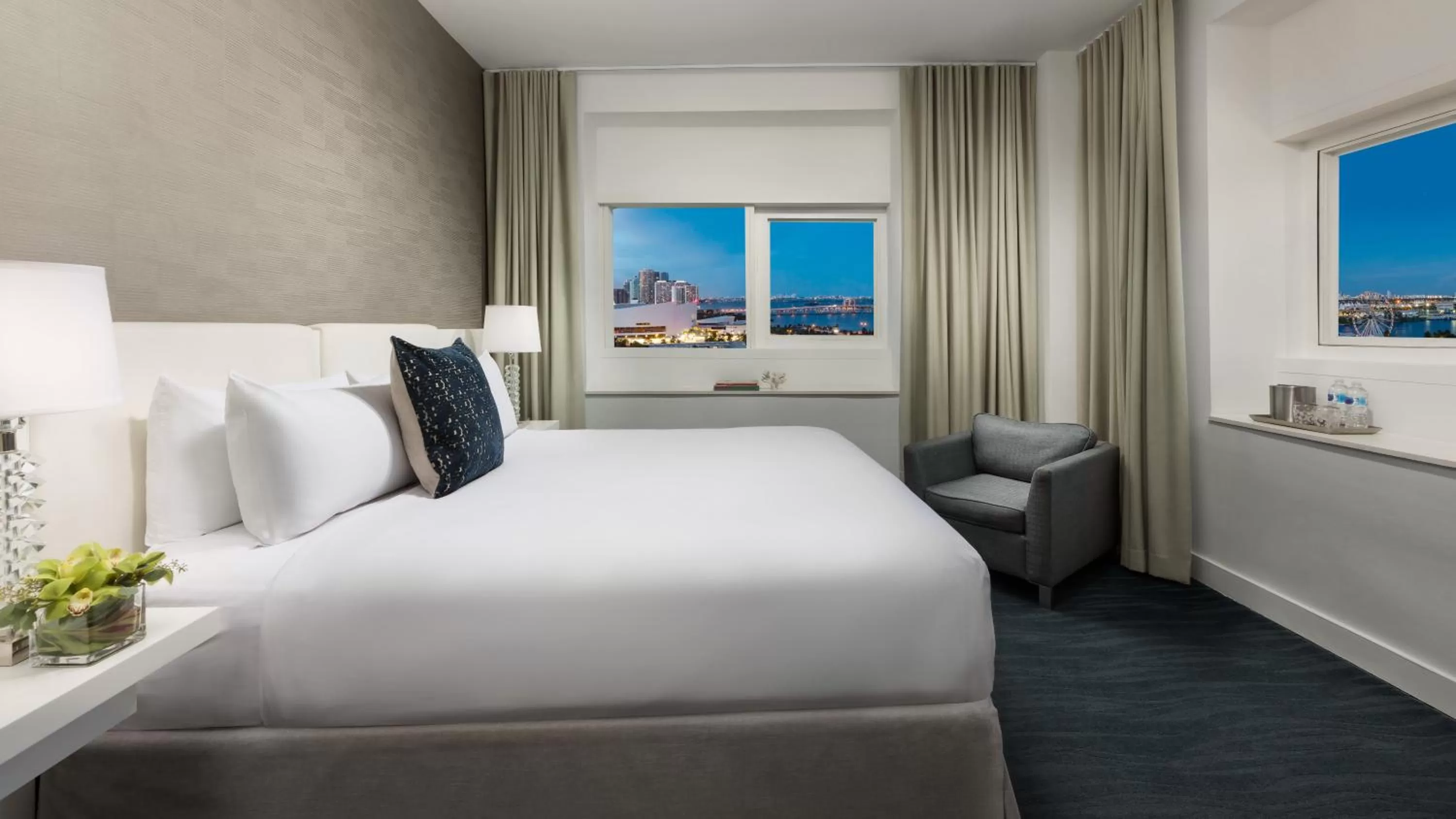Trendy King - Bay View  in YVE Hotel Miami