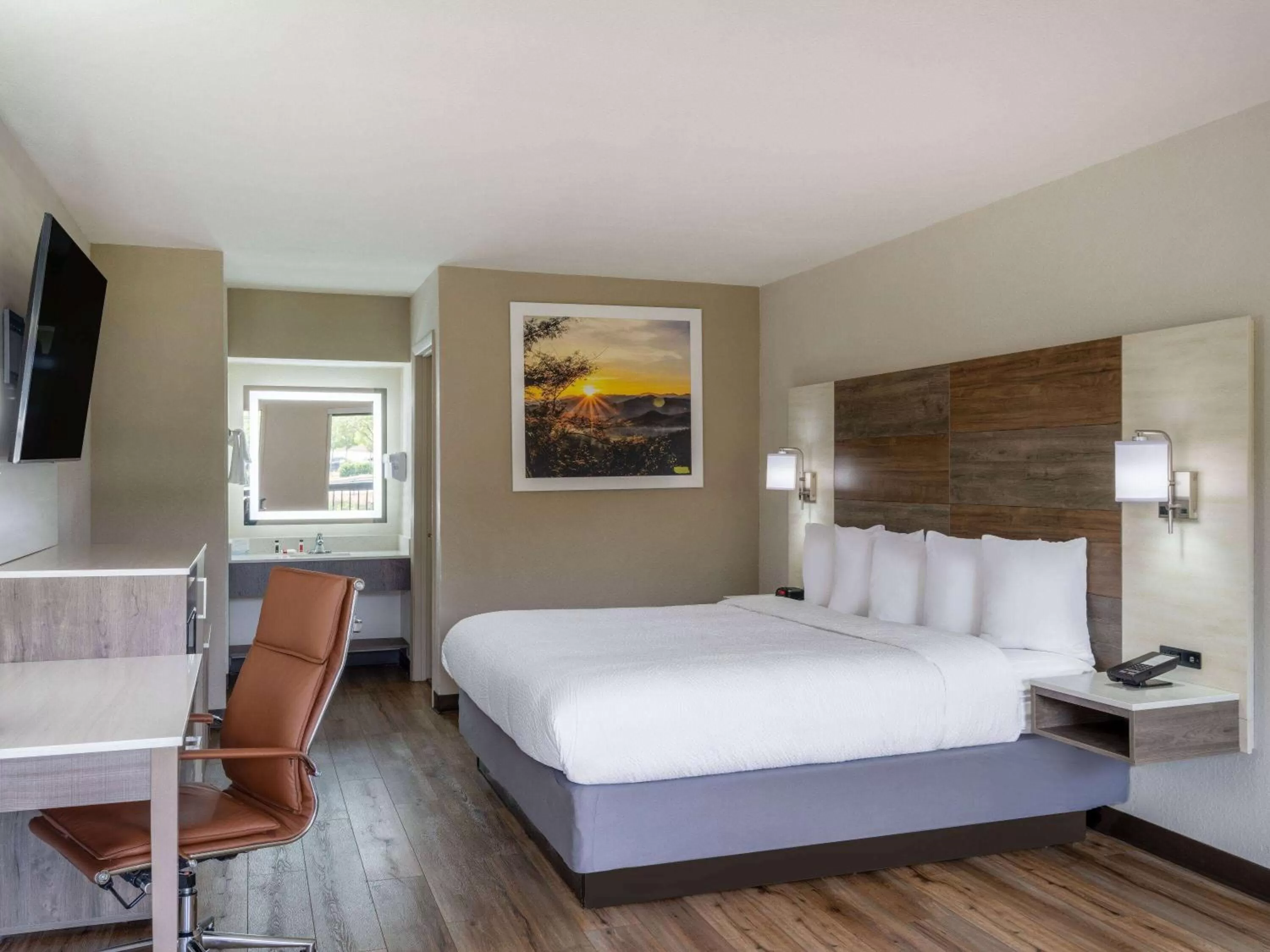 King Room - Non-Smoking in Days Inn by Wyndham Clemson