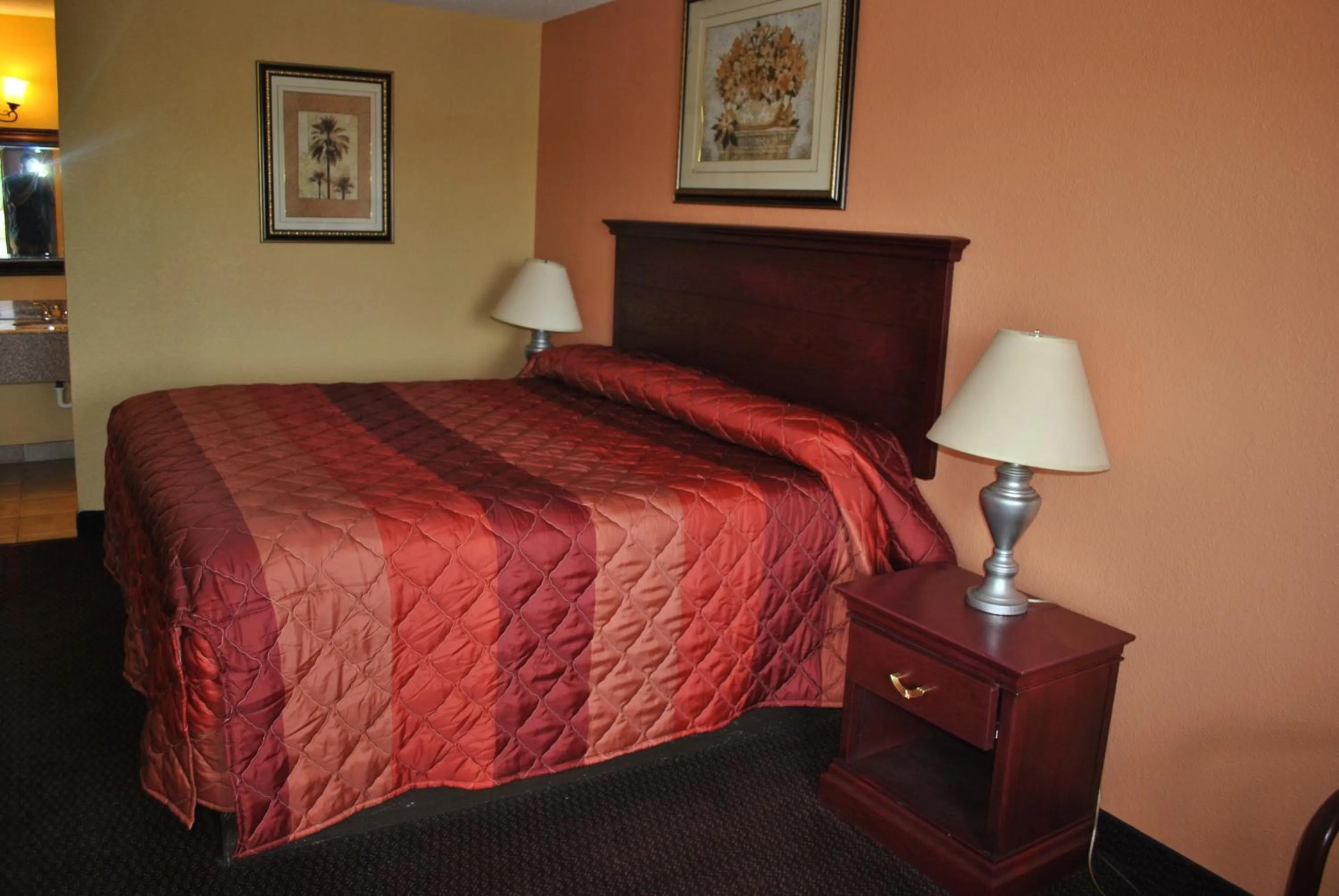 Standard Single Room - single occupancy in Executive Inn Brookshire