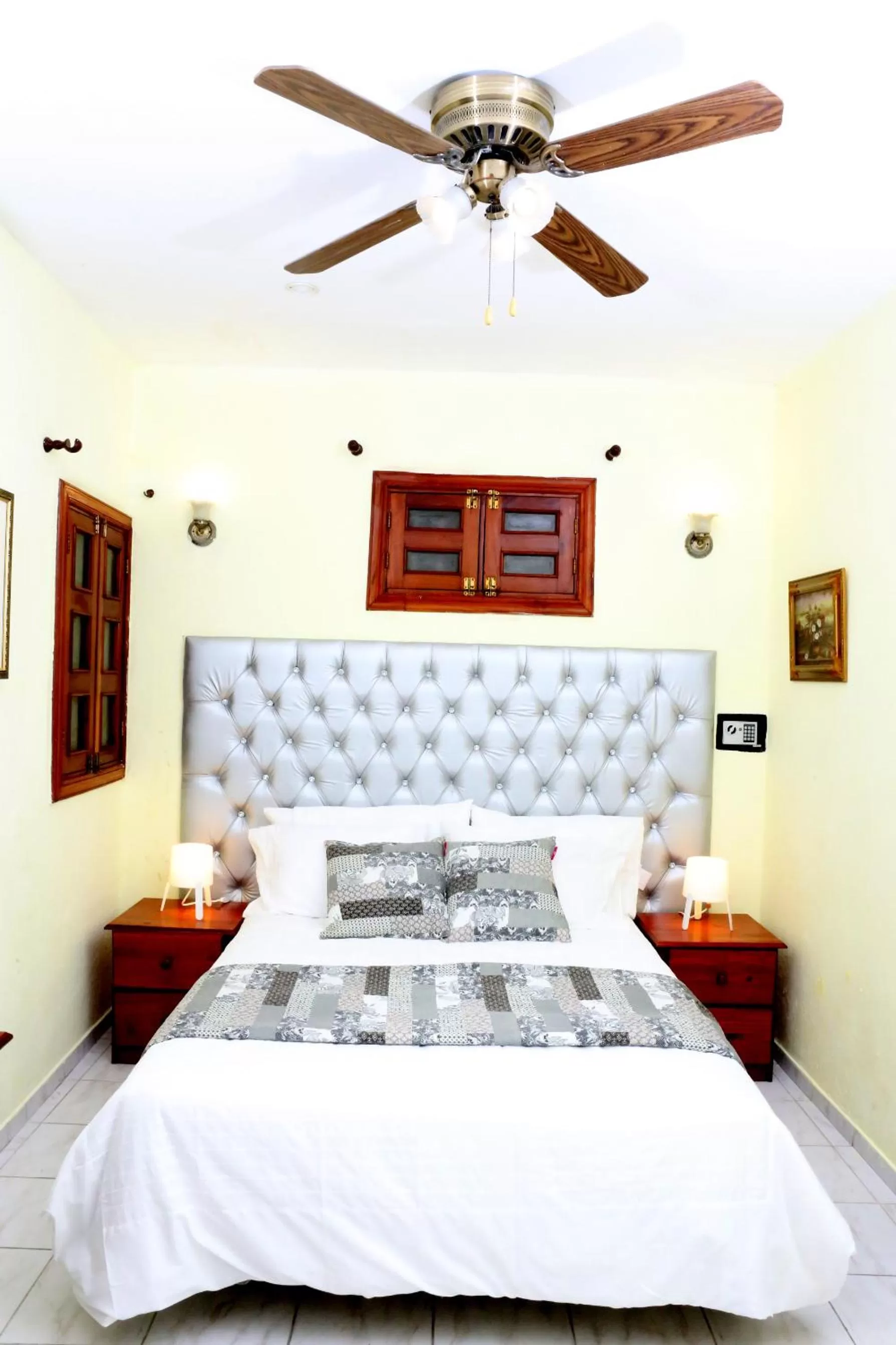 Budget Double Room in Hotel Aluge