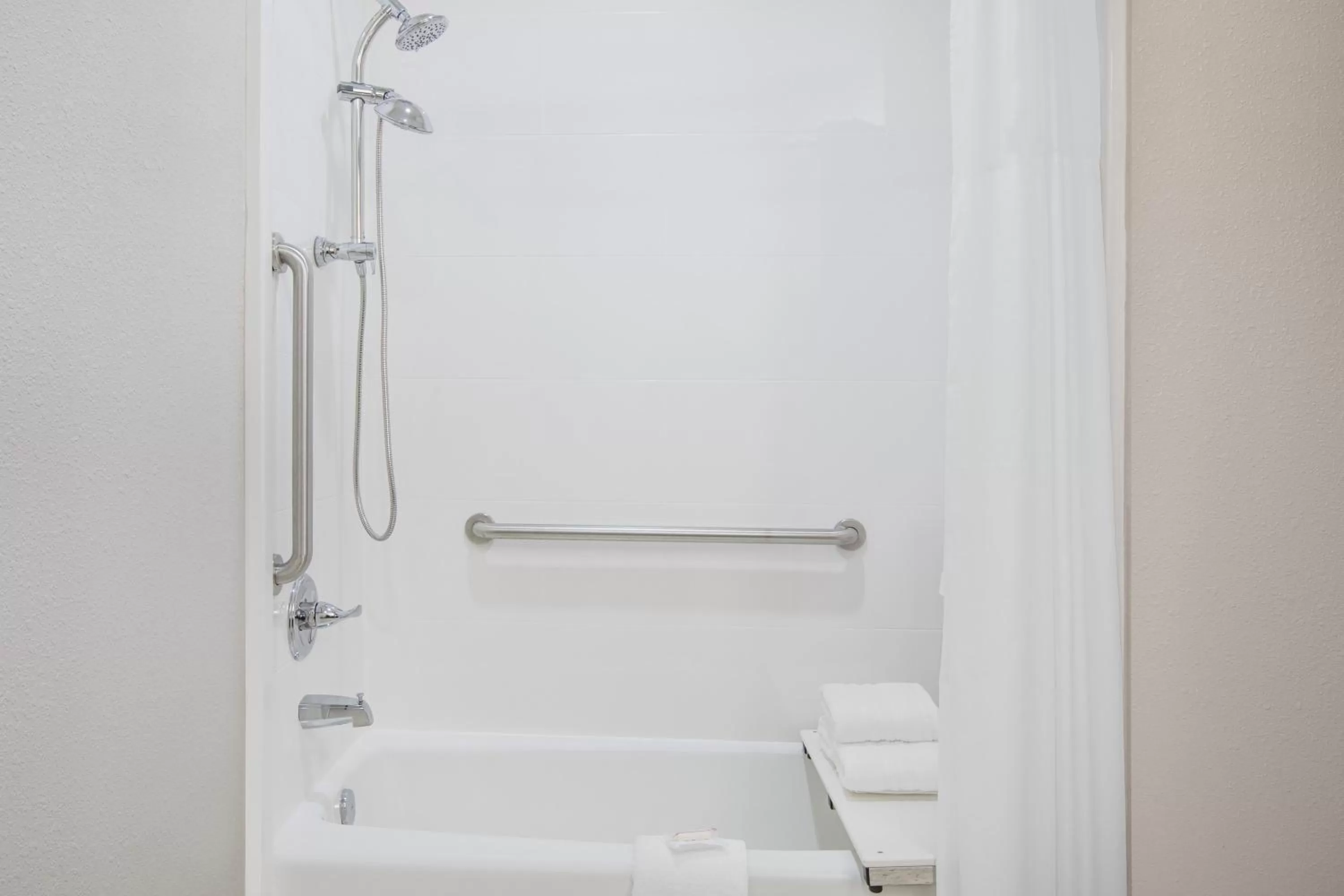 Deluxe Queen Room - Disability Access/Non-Smoking in Days Inn by Wyndham Bryan