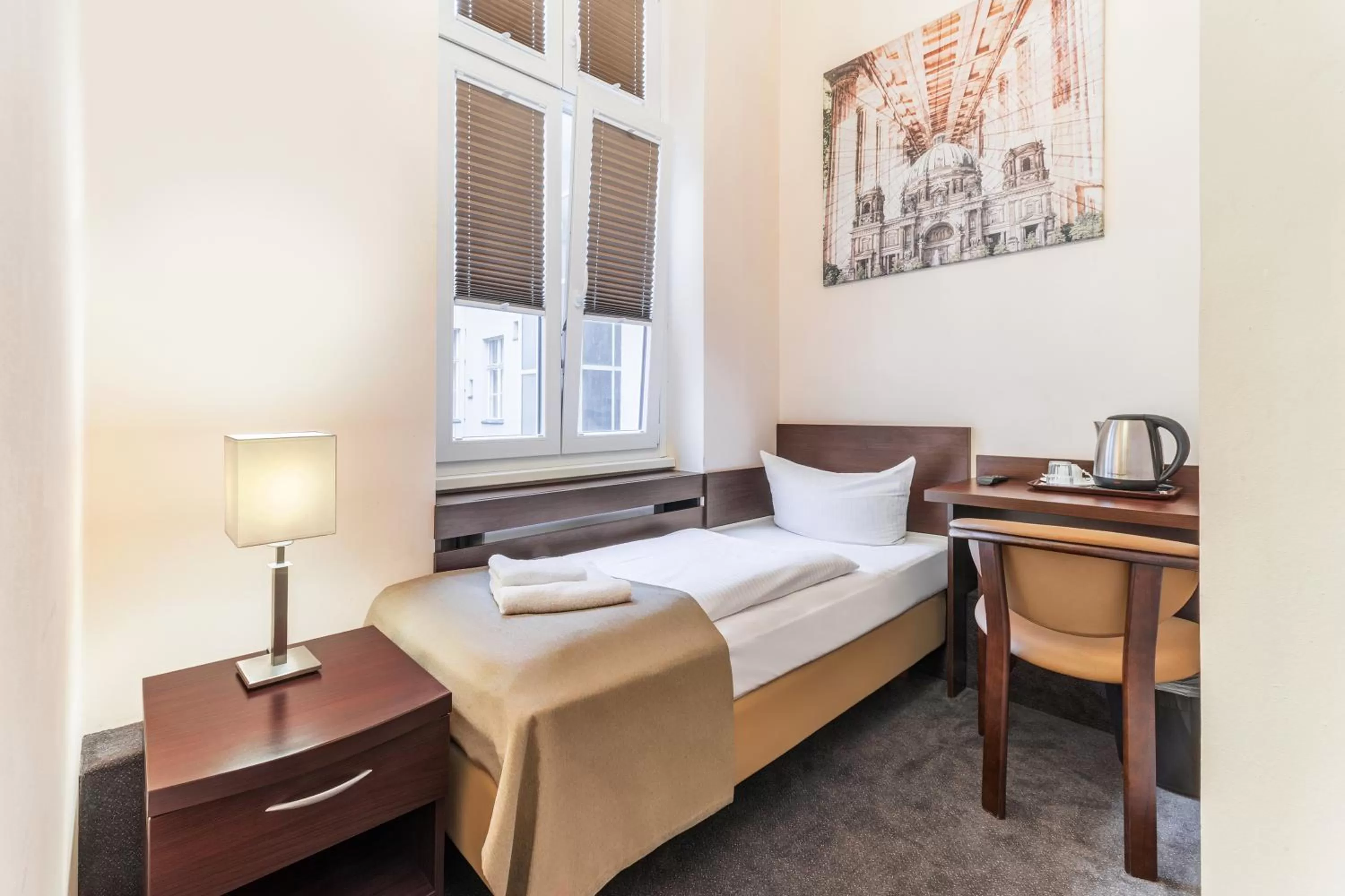 Economy Single Room - single occupancy in Upper Room Hotel Kurfürstendamm