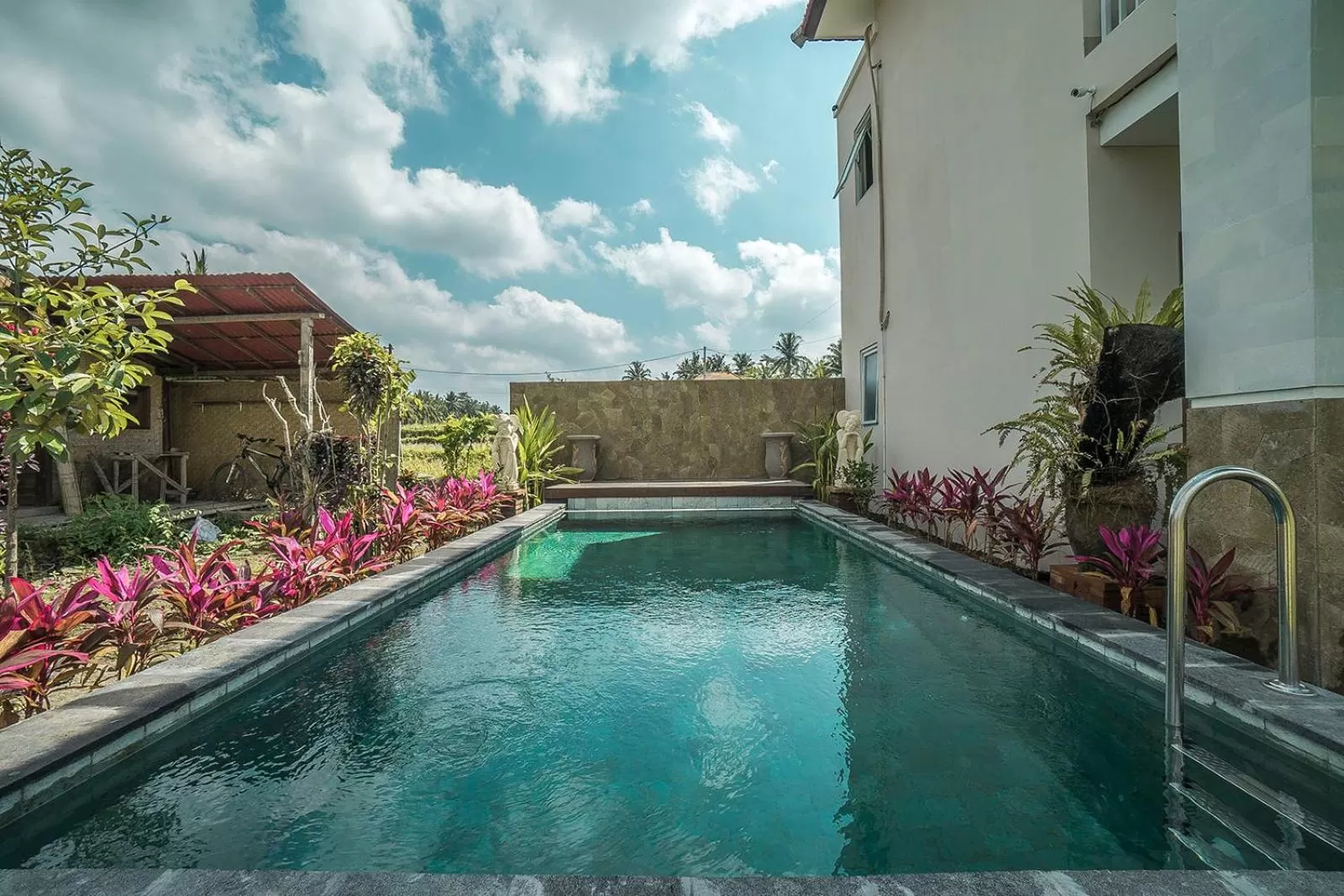 Deluxe Double Room with Balcony in Putih DCarik Ubud