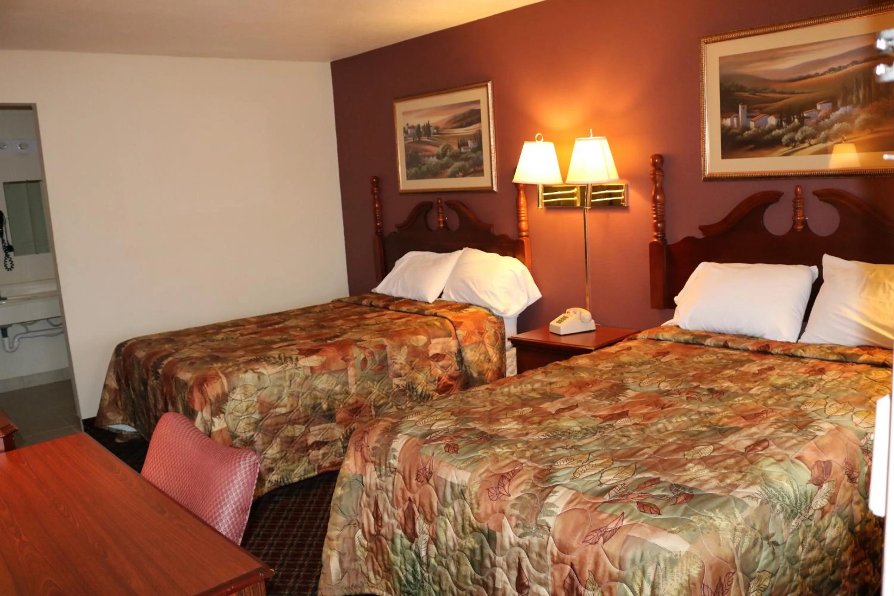 Standard Double Room in Battlefield Inn Springfield