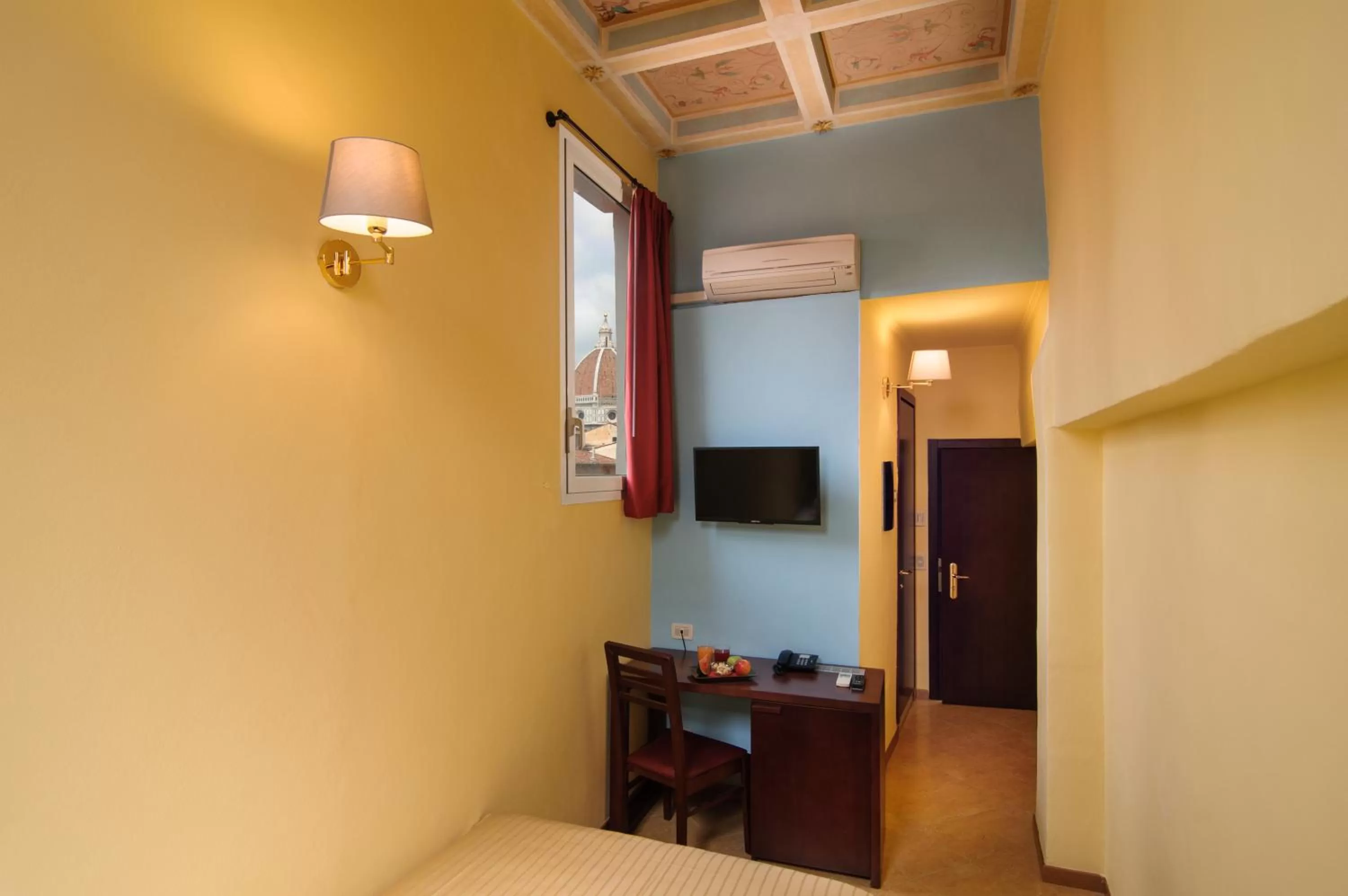 Single Room in Hotel Cardinal of Florence - recommended for ages 25 to 55