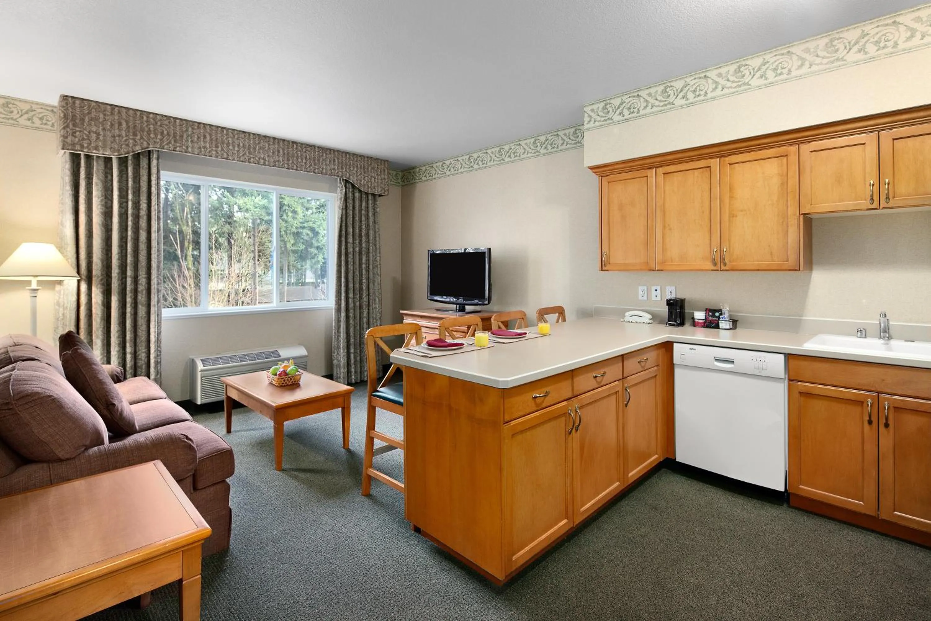 2 King Beds, Two-Bedroom, Suite, Non-Smoking in Ramada by Wyndham Olympia