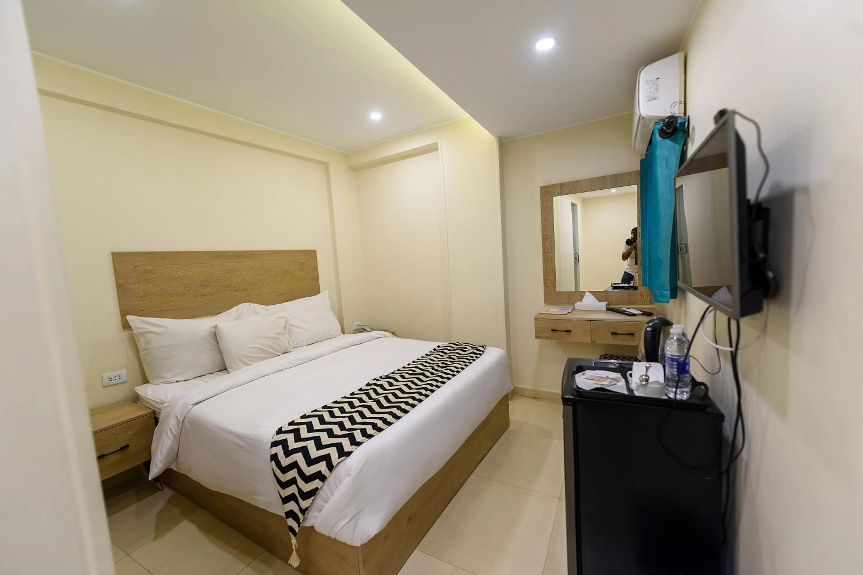 Standard Double Room in The Gate Hotel Front Pyramids & Sphinx View