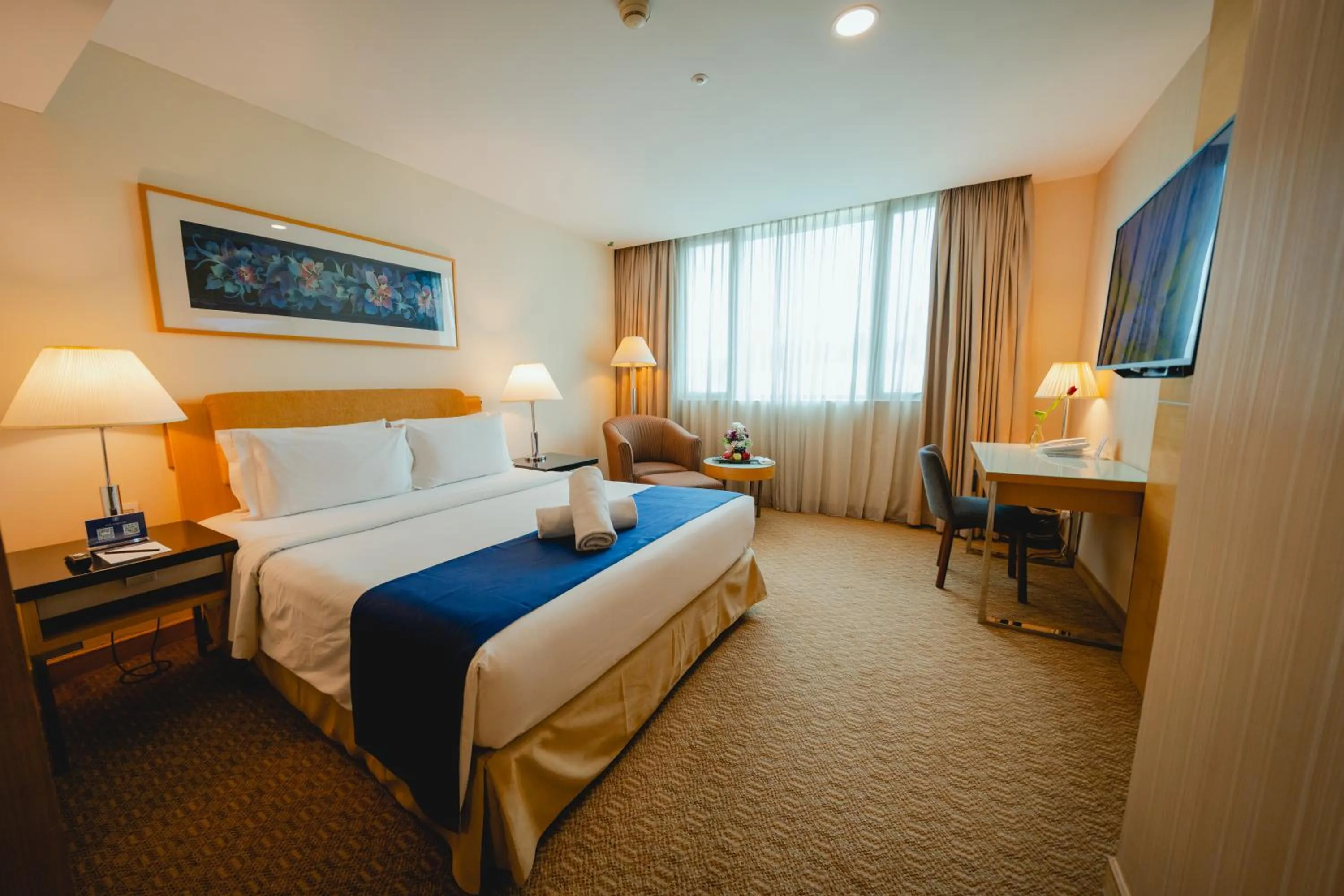Superior Queen Room in Royale Chulan The Curve