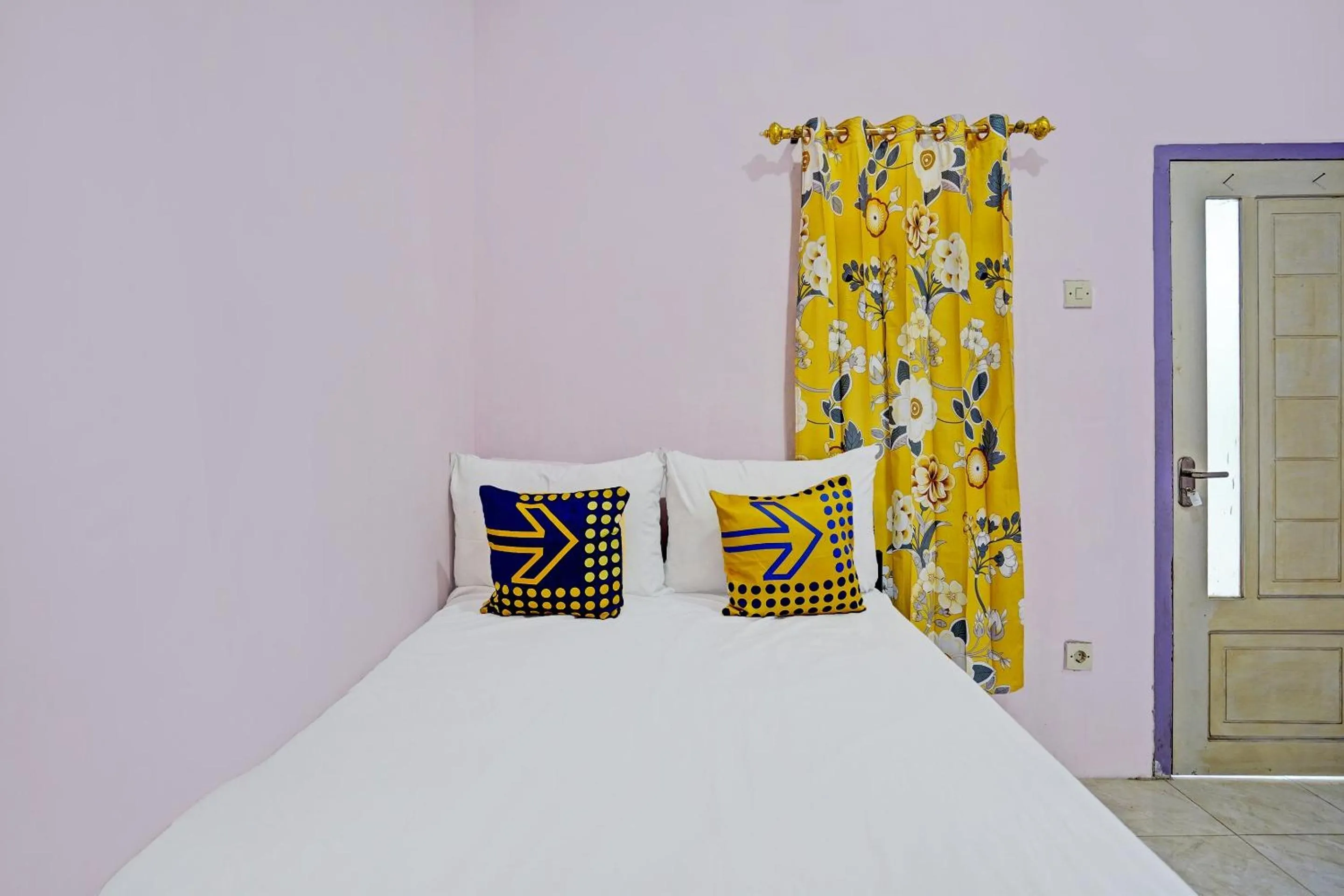 Budget Double Room in Hotel O Kemangi Asri Kost