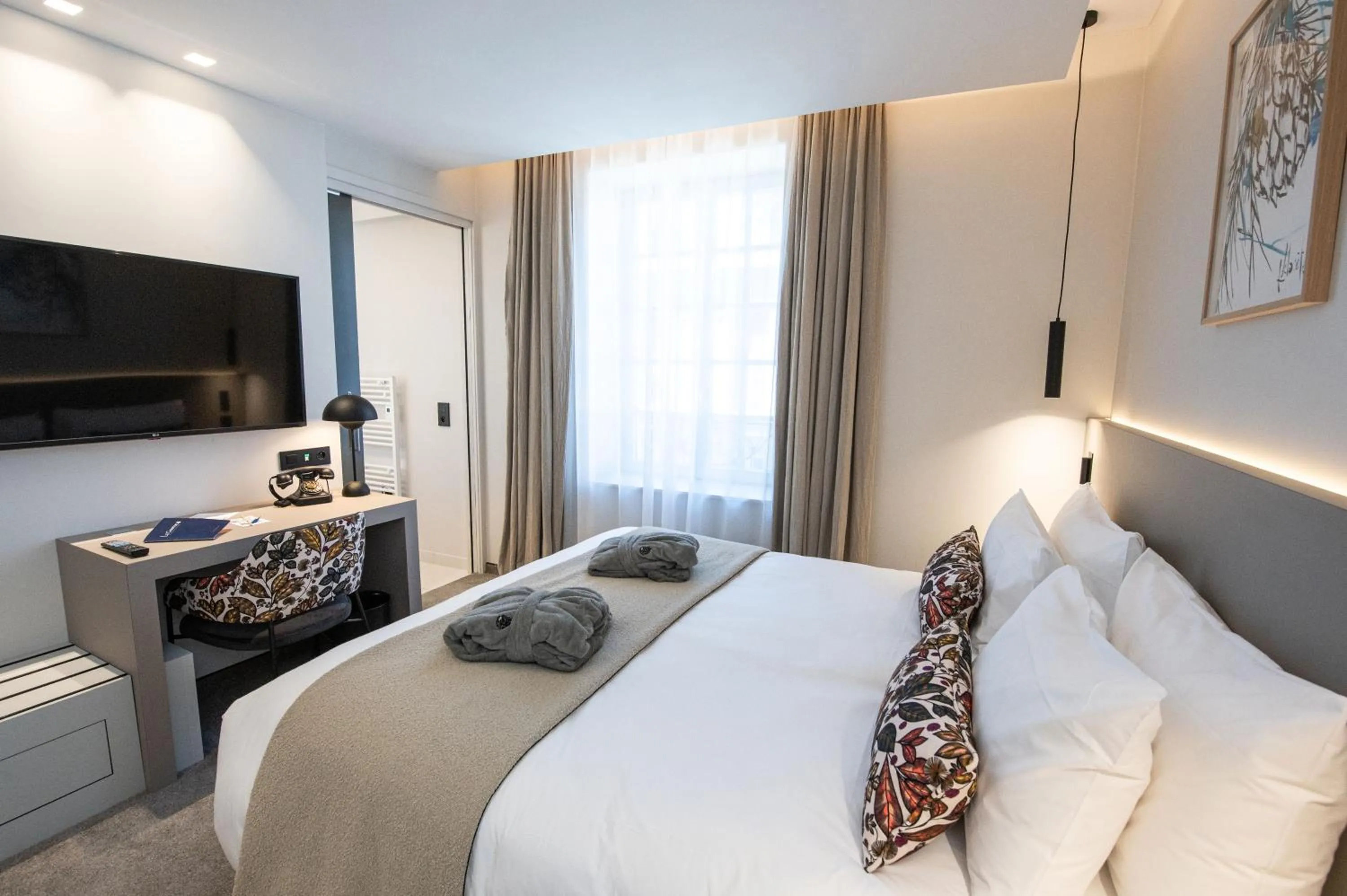 Superior King Room in Best Western Premier Le Chapitre Hotel and Spa