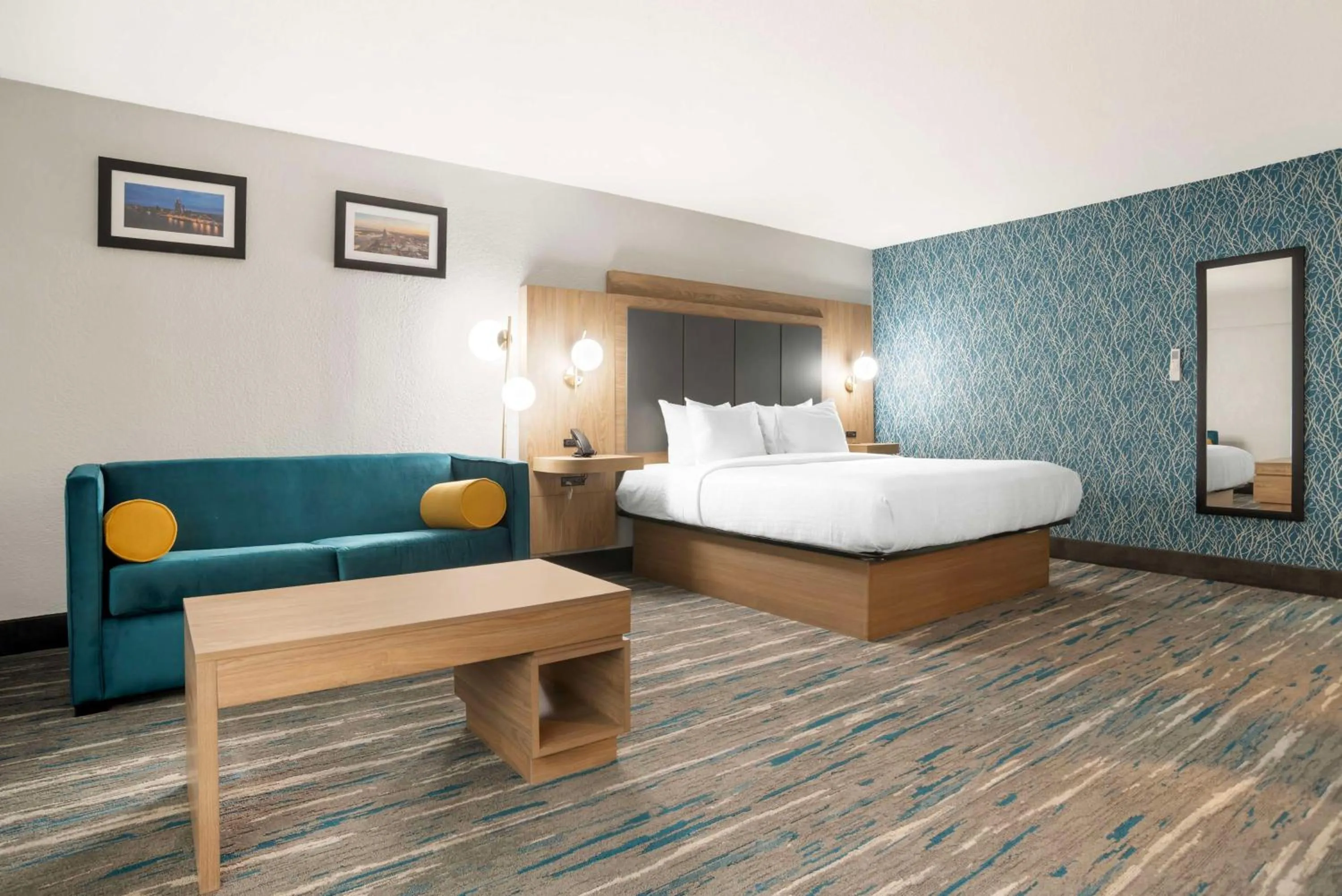 King Suite with Sofa Bed - Non Smoking in Best Western Plus Mobile Inn and Suites