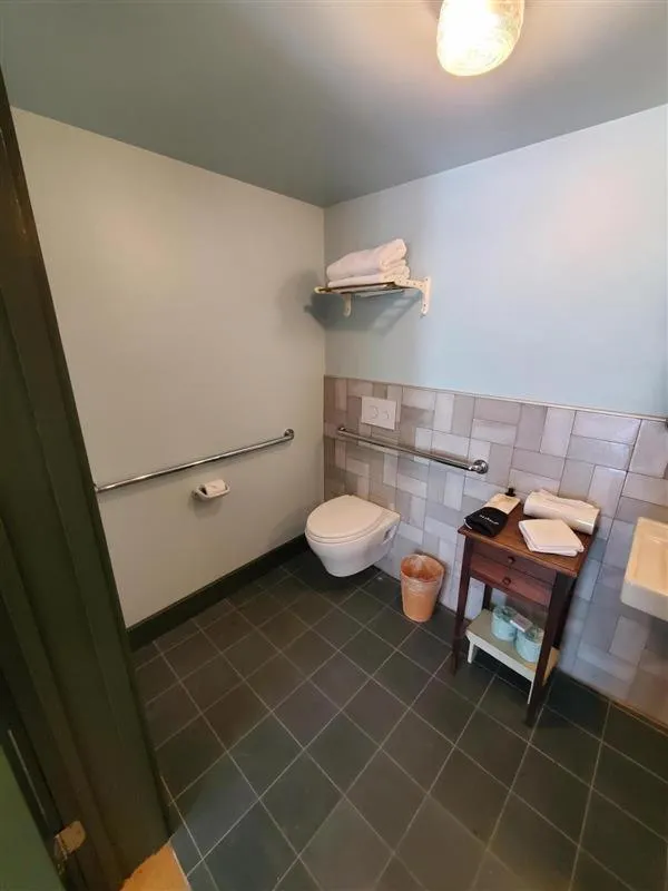 King Room - Disability Access in Little Cat Lodge