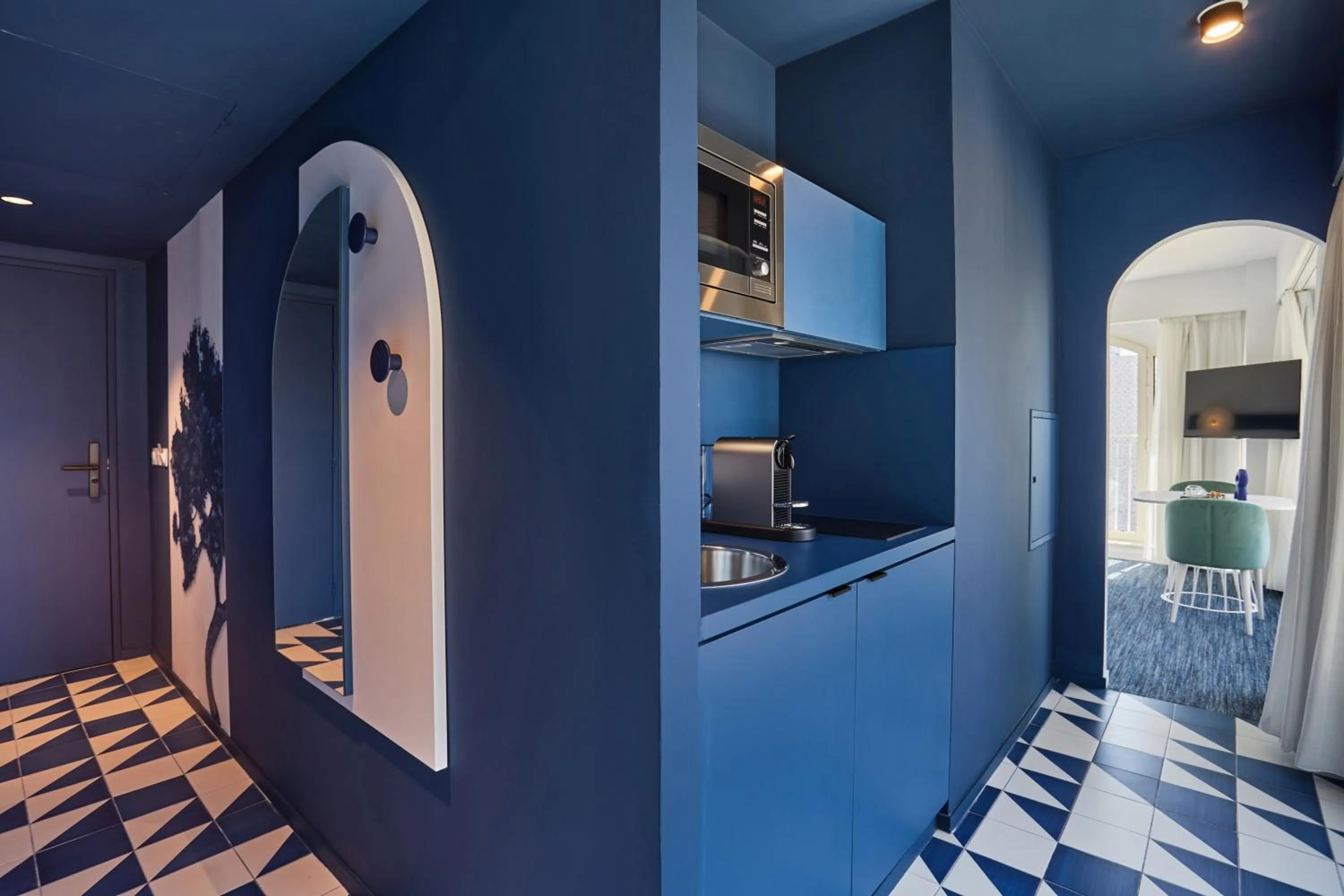 Studio with Sea View in Appart Hotel Odalys City Marseille Centre Euromed