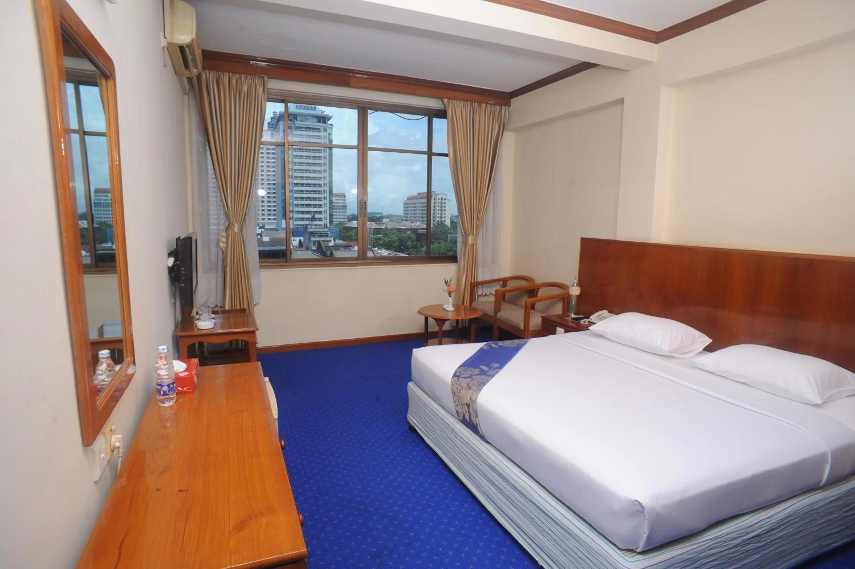 Superior Twin Room with City View in Panorama Hotel