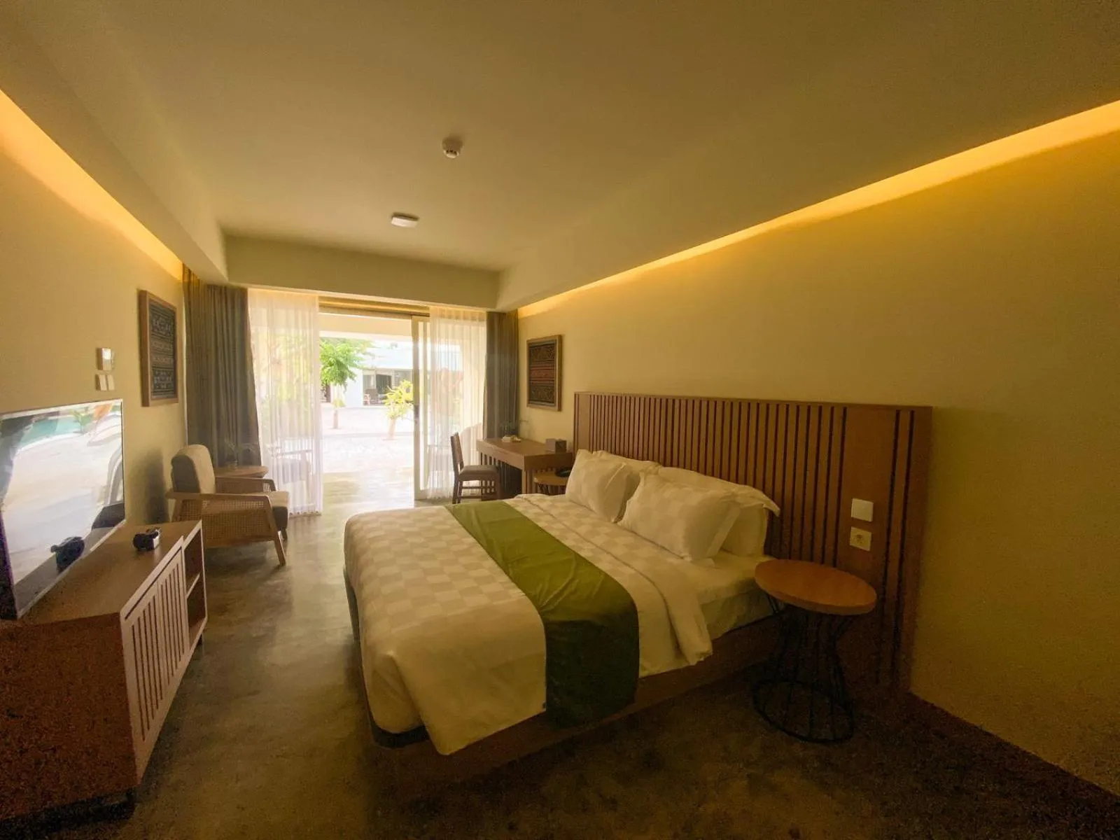 Queen Room with Pool View in Ayom Suite