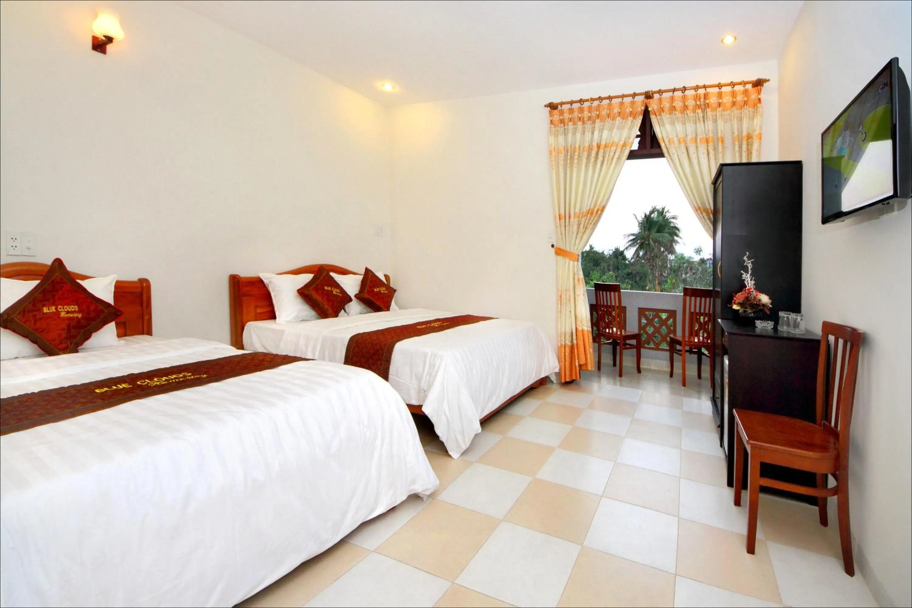 Triple Room with Balcony in Blue Clouds Homestay